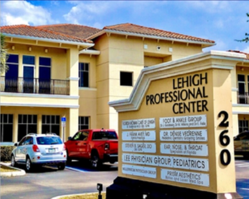260 Beth Stacey Blvd, Lehigh Acres, FL for Sale