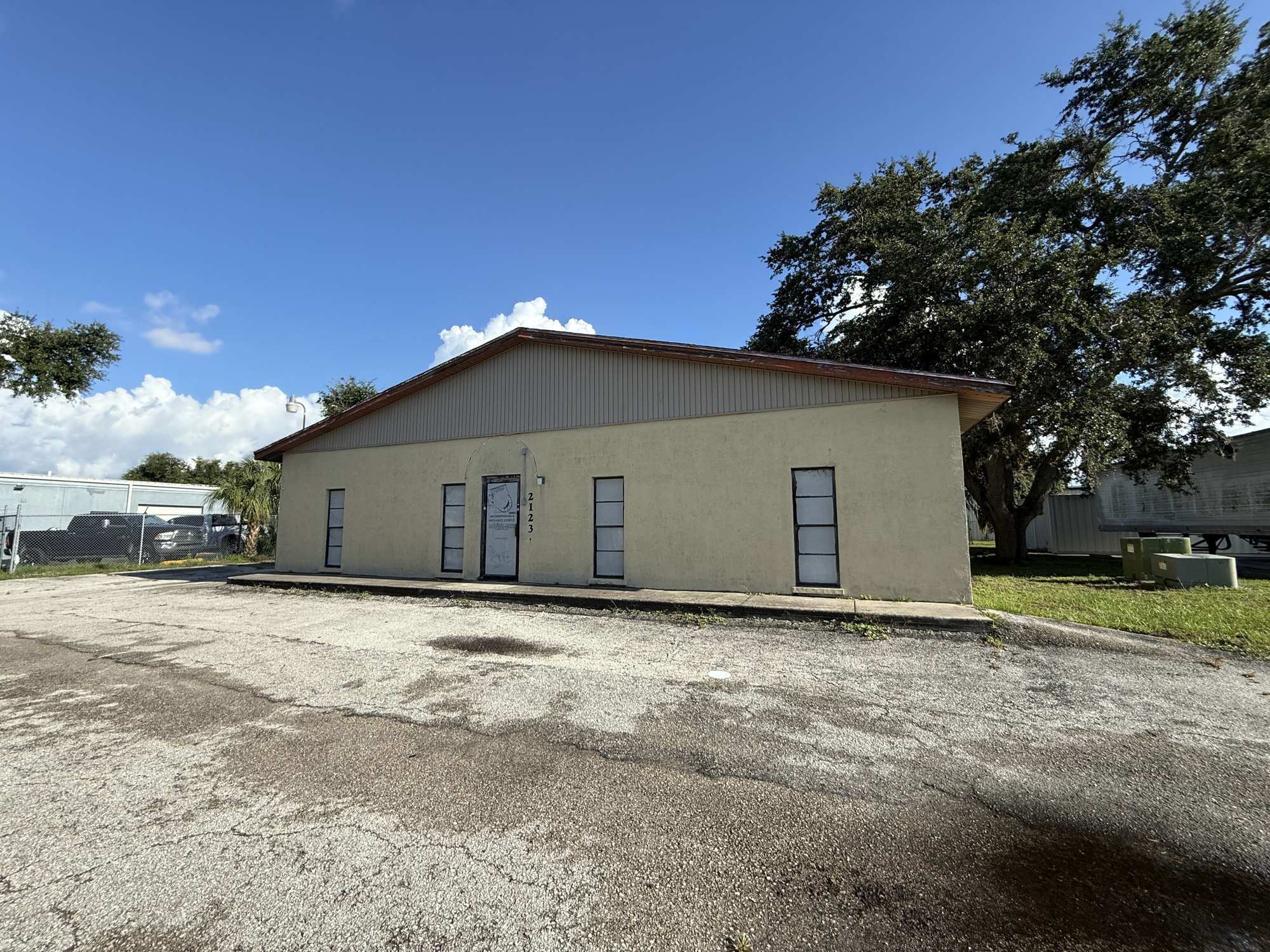 2123 Whitfield Park Ave, Sarasota, FL for Sale