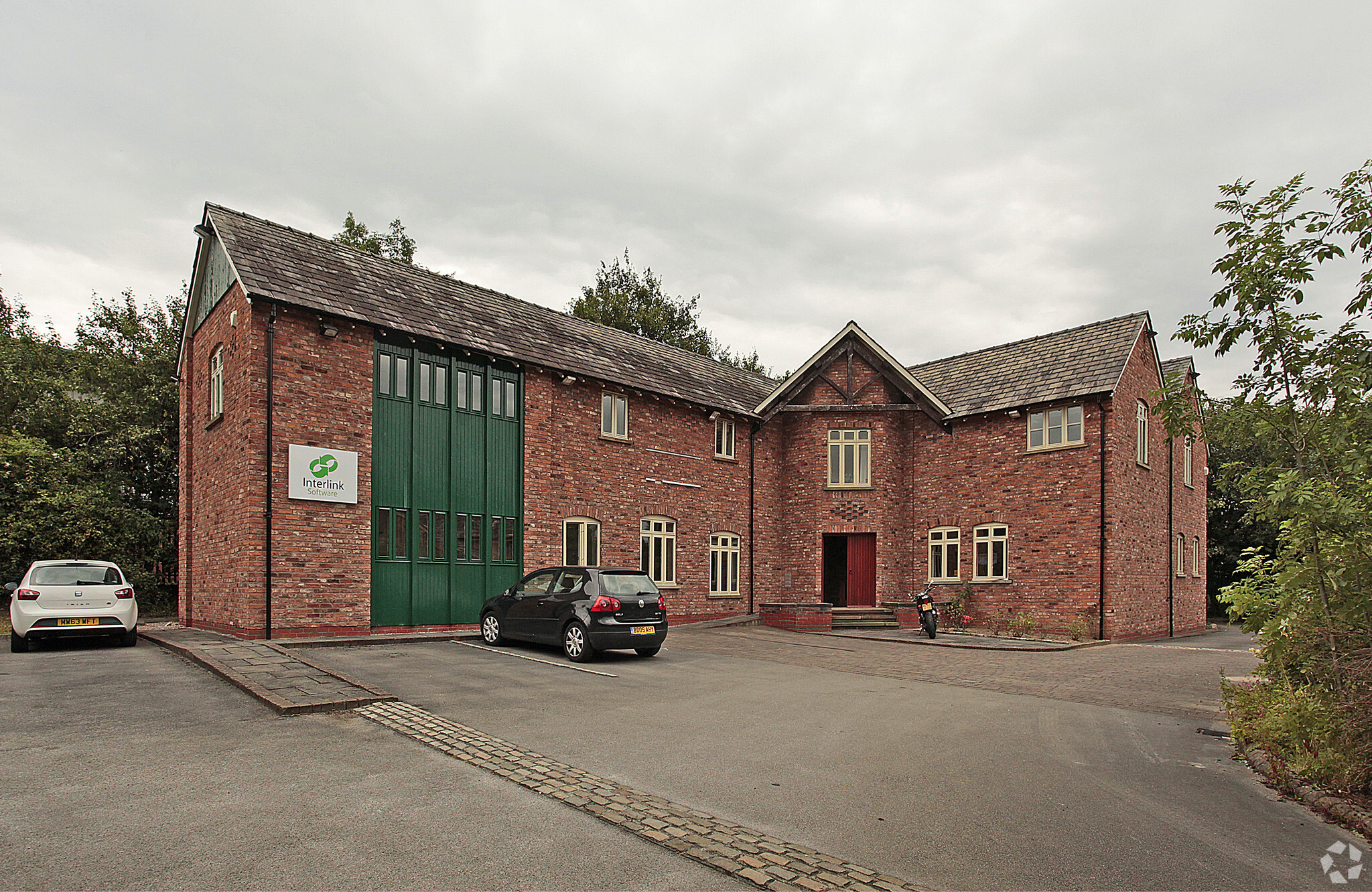 Lower Meadow Rd, Wilmslow, CHS for Rent