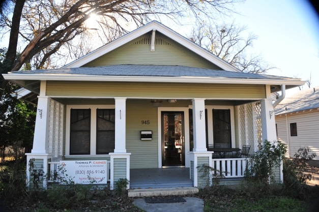 945 Barnett St, Kerrville, TX for Sale