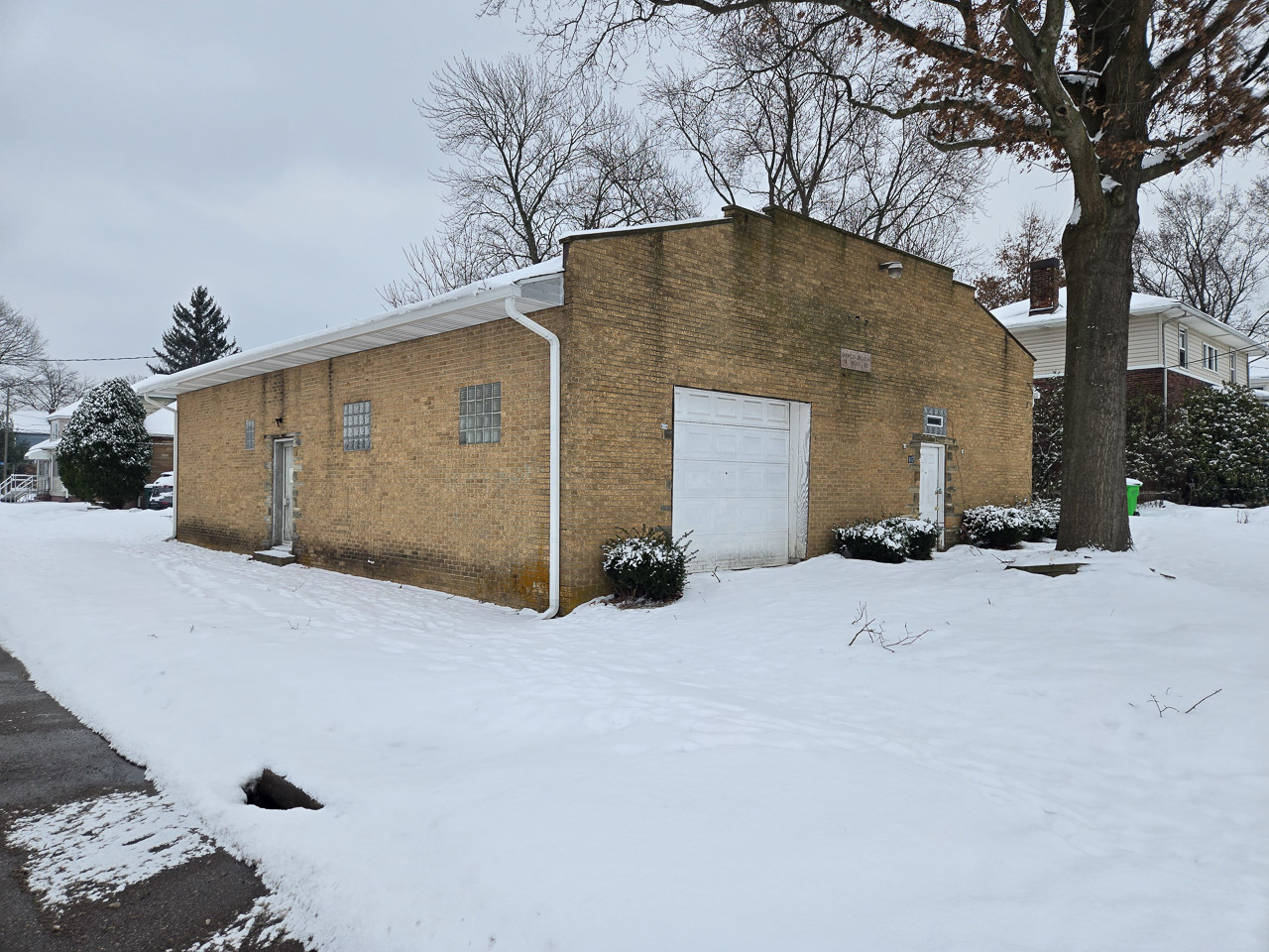 407 3rd St NW, Barberton, OH for Sale