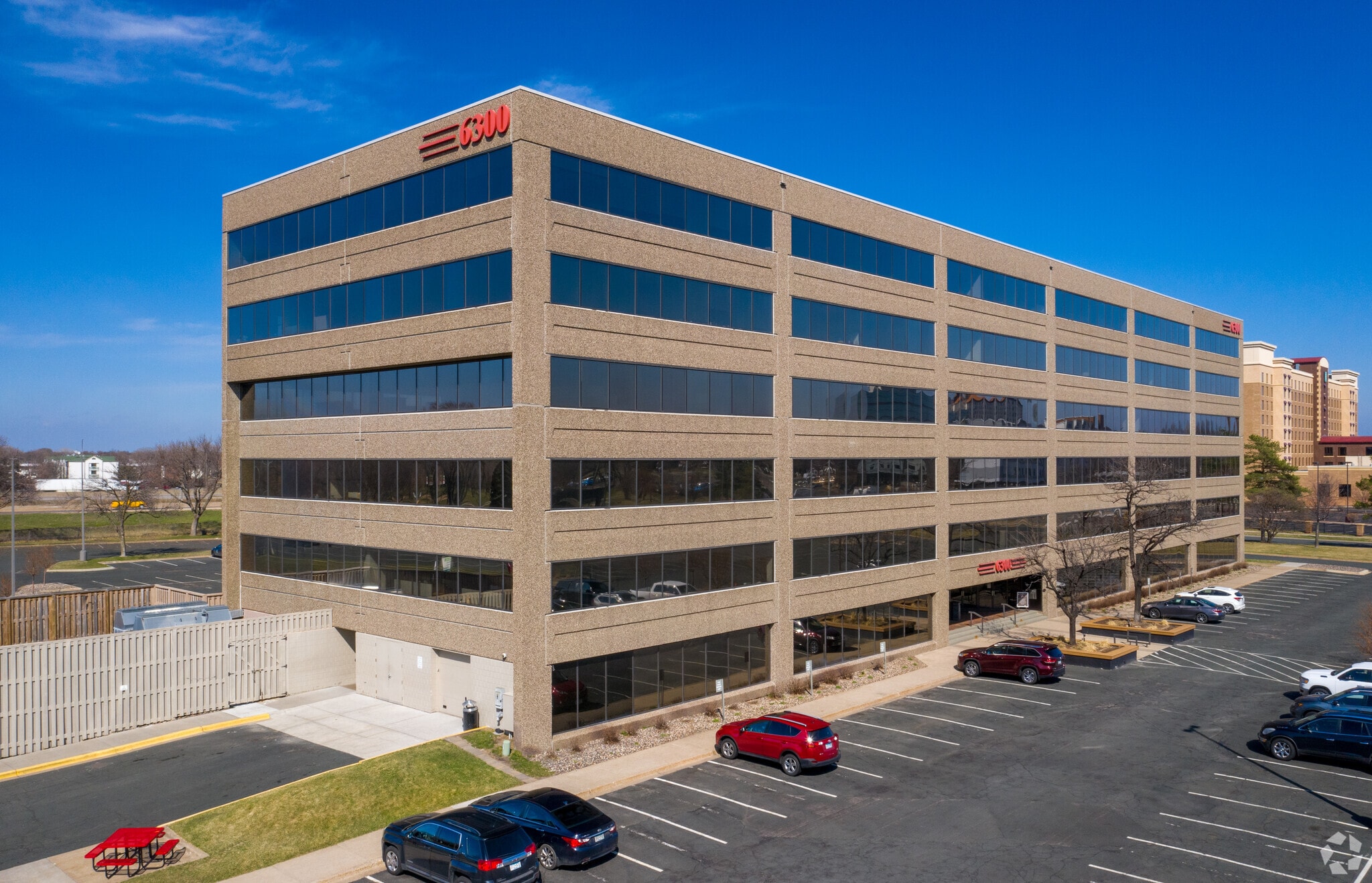 6300 Shingle Creek Pky, Brooklyn Center, MN for Rent