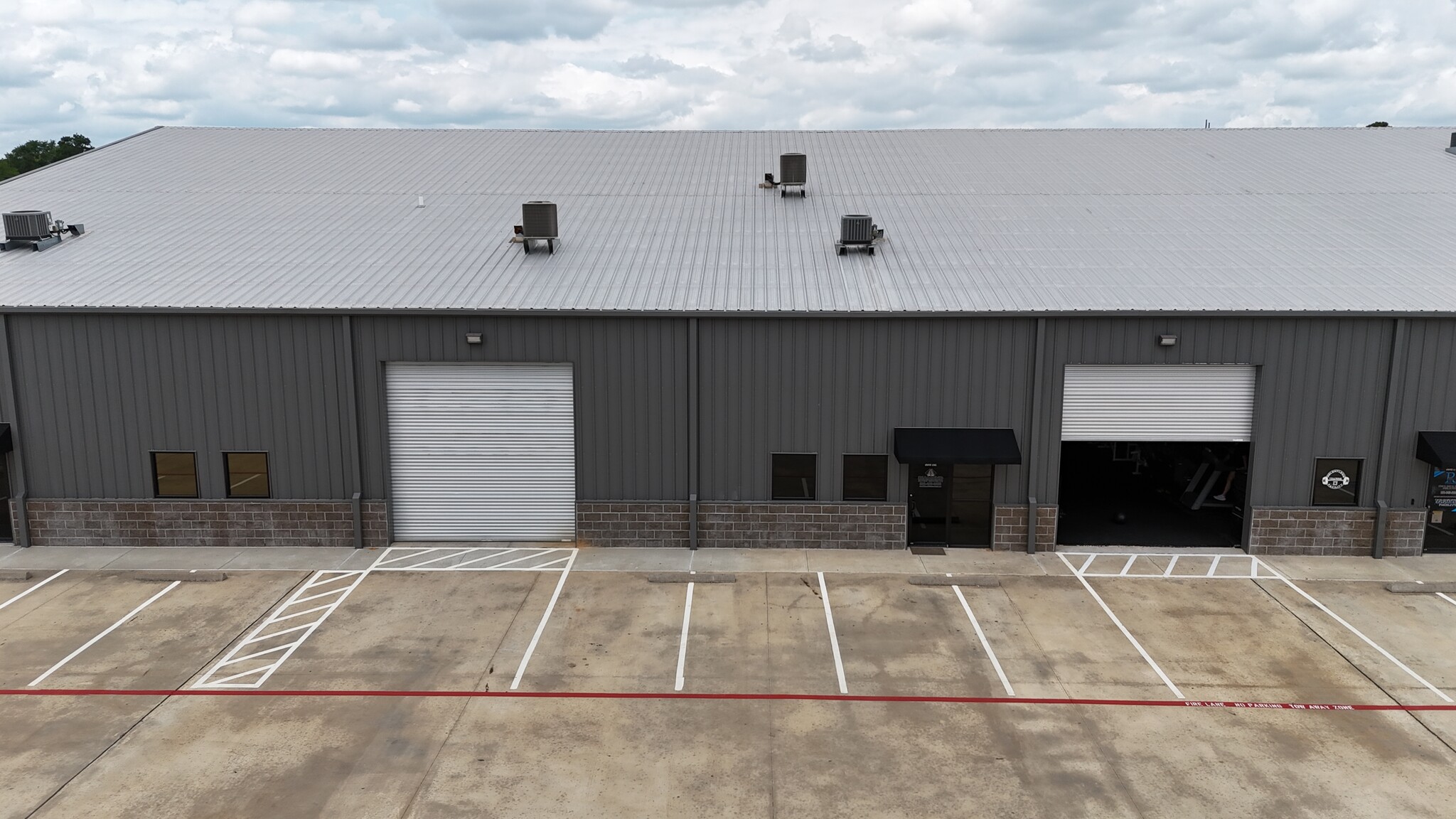 27359 W Hardy Rd, Spring, TX for Rent
