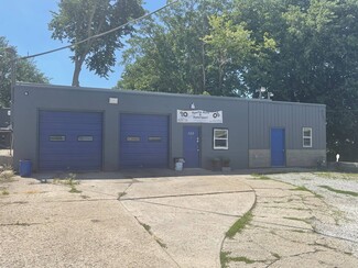 Bloomington, IL Freestanding - 503 S Center St