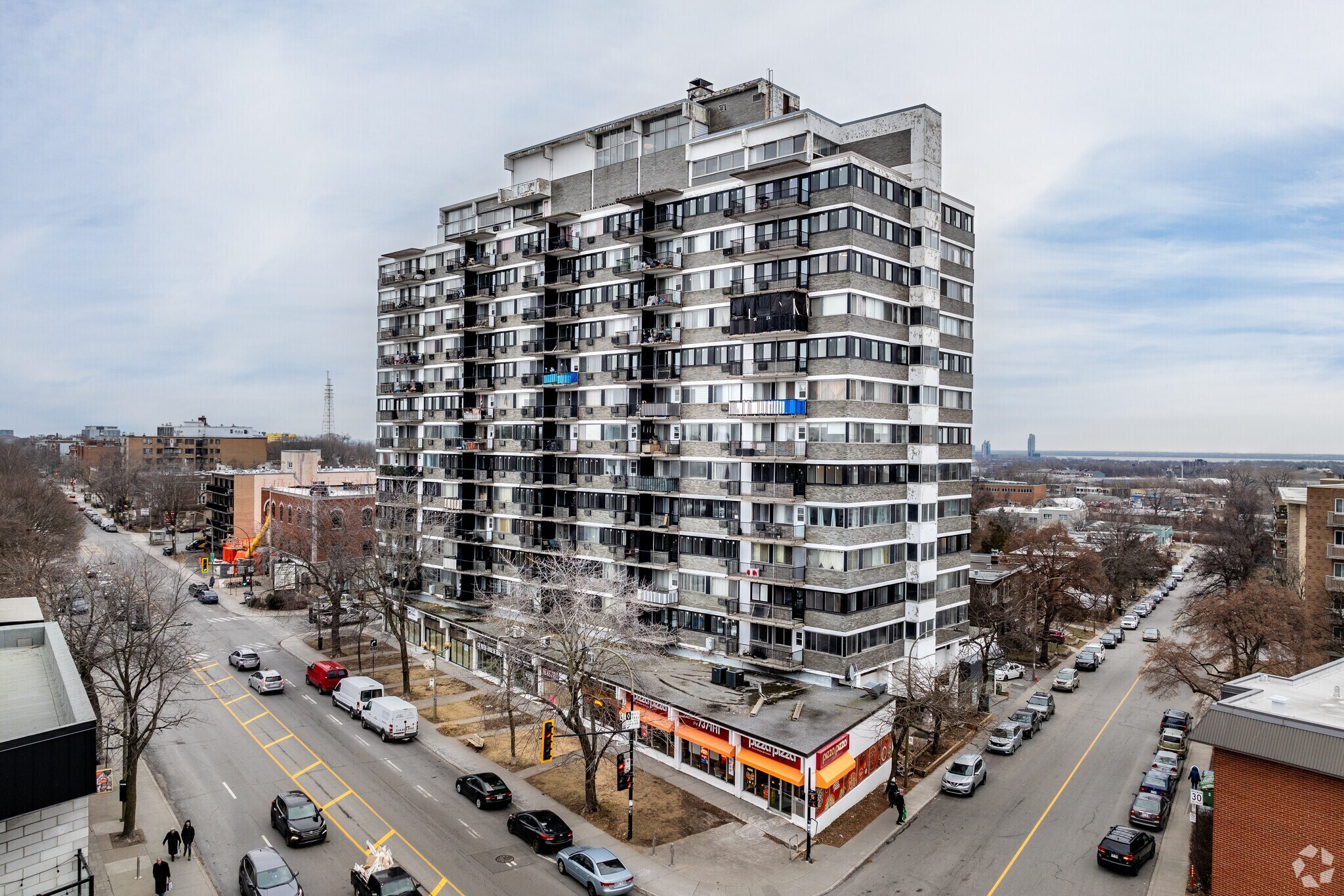 6350-6390 Rue Sherbrooke O, Montréal, QC for Rent