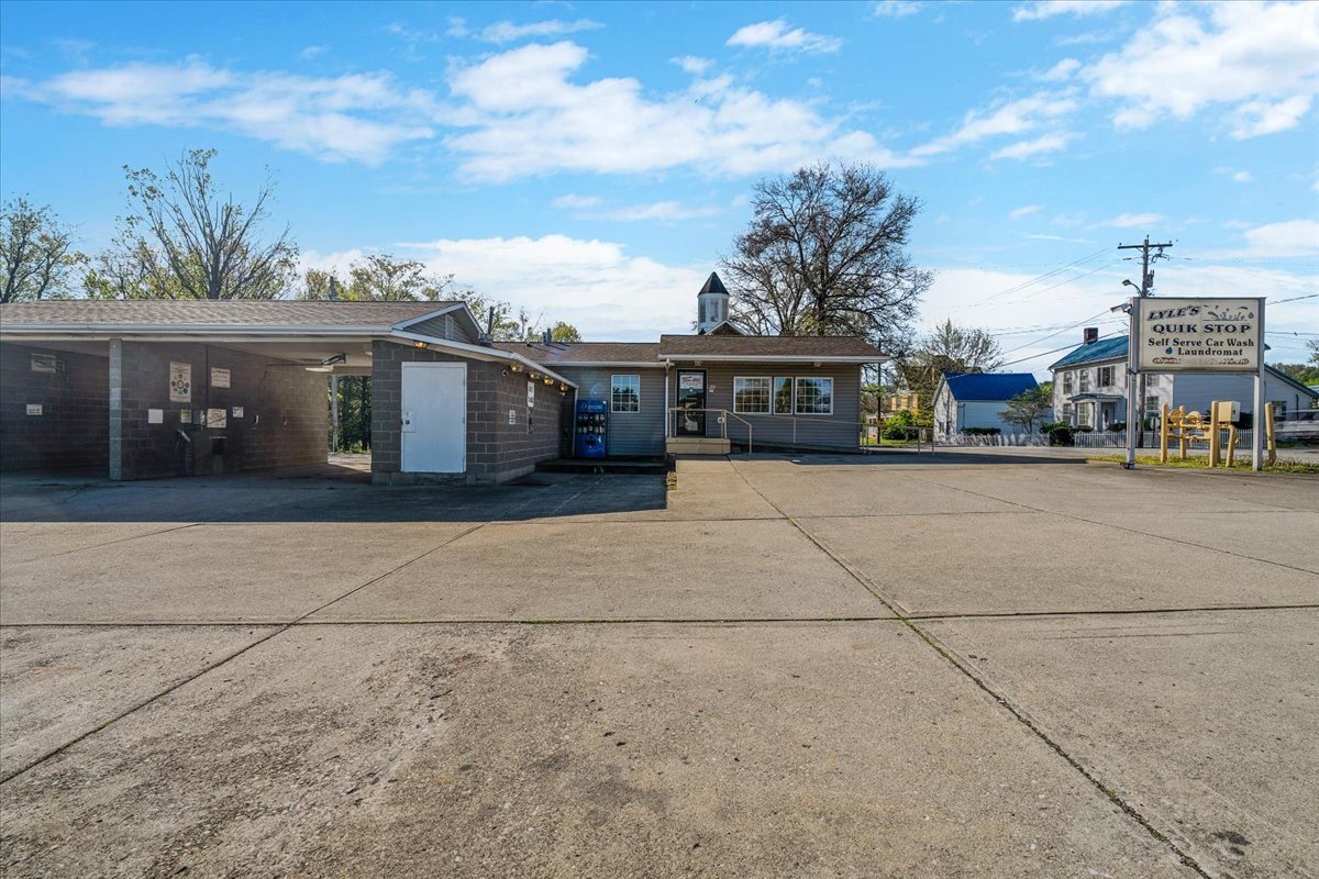 212 Pine St, Jefferson, PA for Sale