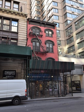 New York, NY Storefront Retail/Residential - 52 W 28th St