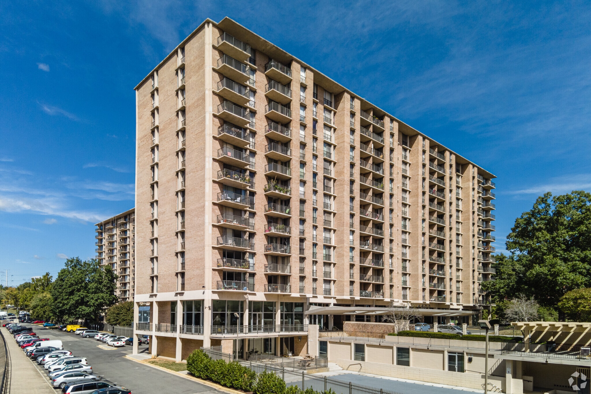 4600 S Four Mile Run Dr, Arlington, VA for Sale