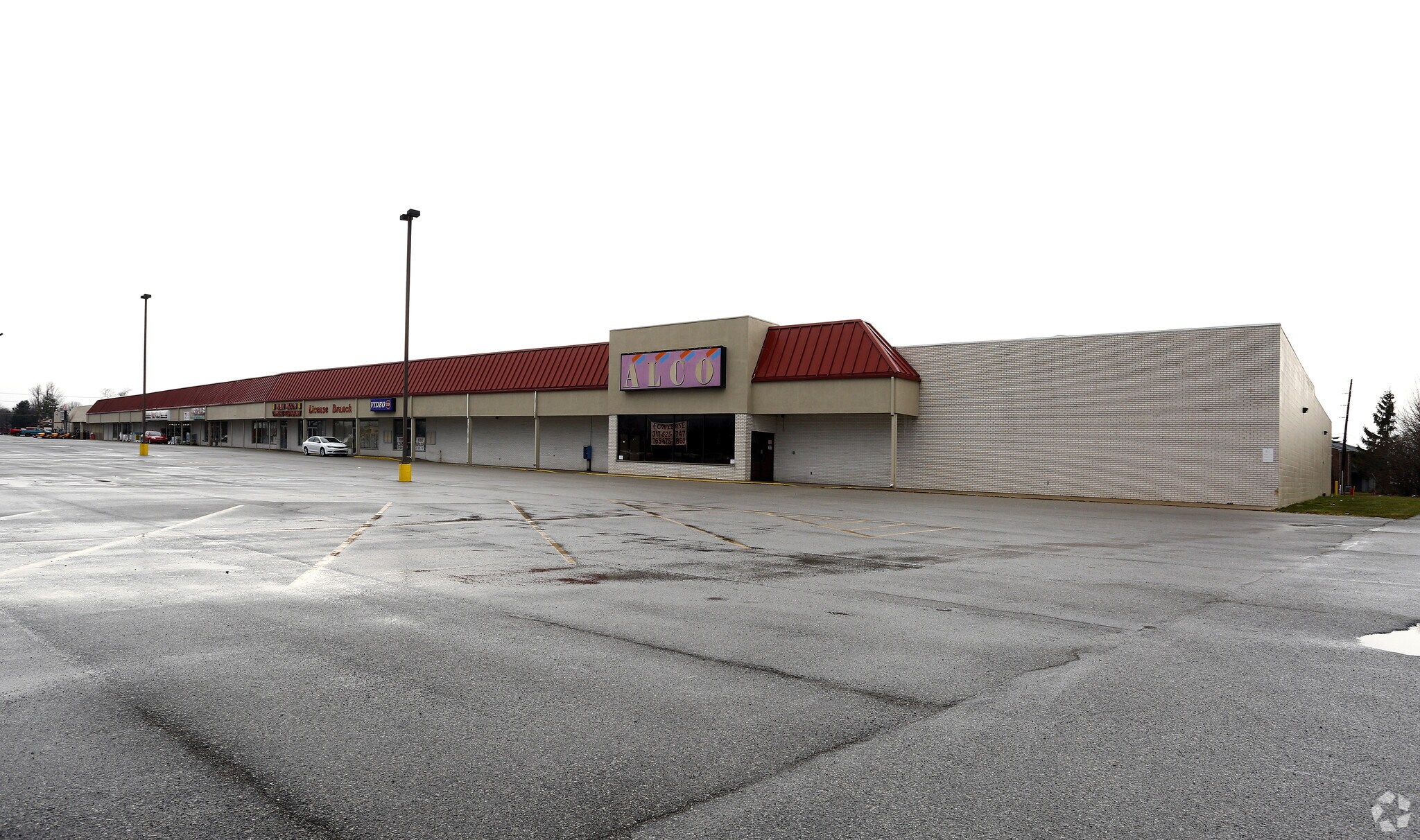 840 E Jefferson St Tipton, IN 46072 Shopping Center Property for