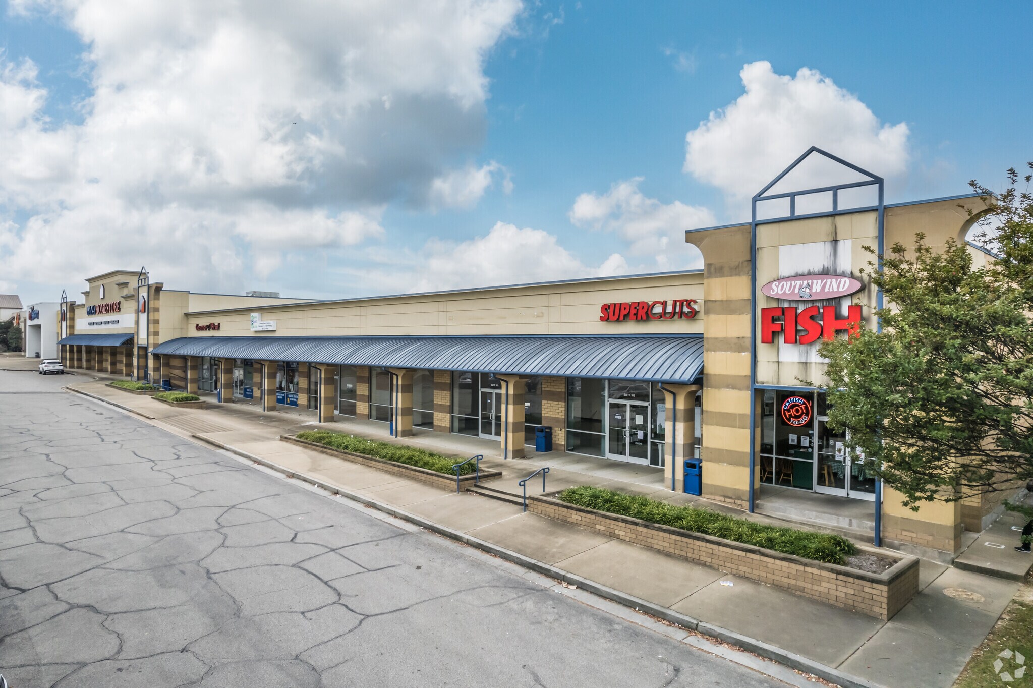 7915-7931 Winchester Rd, Memphis, TN for Rent