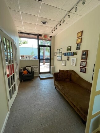 Newington, CT Retail - 142 Market Sq Newington, CT Retail - 142 Market Sq