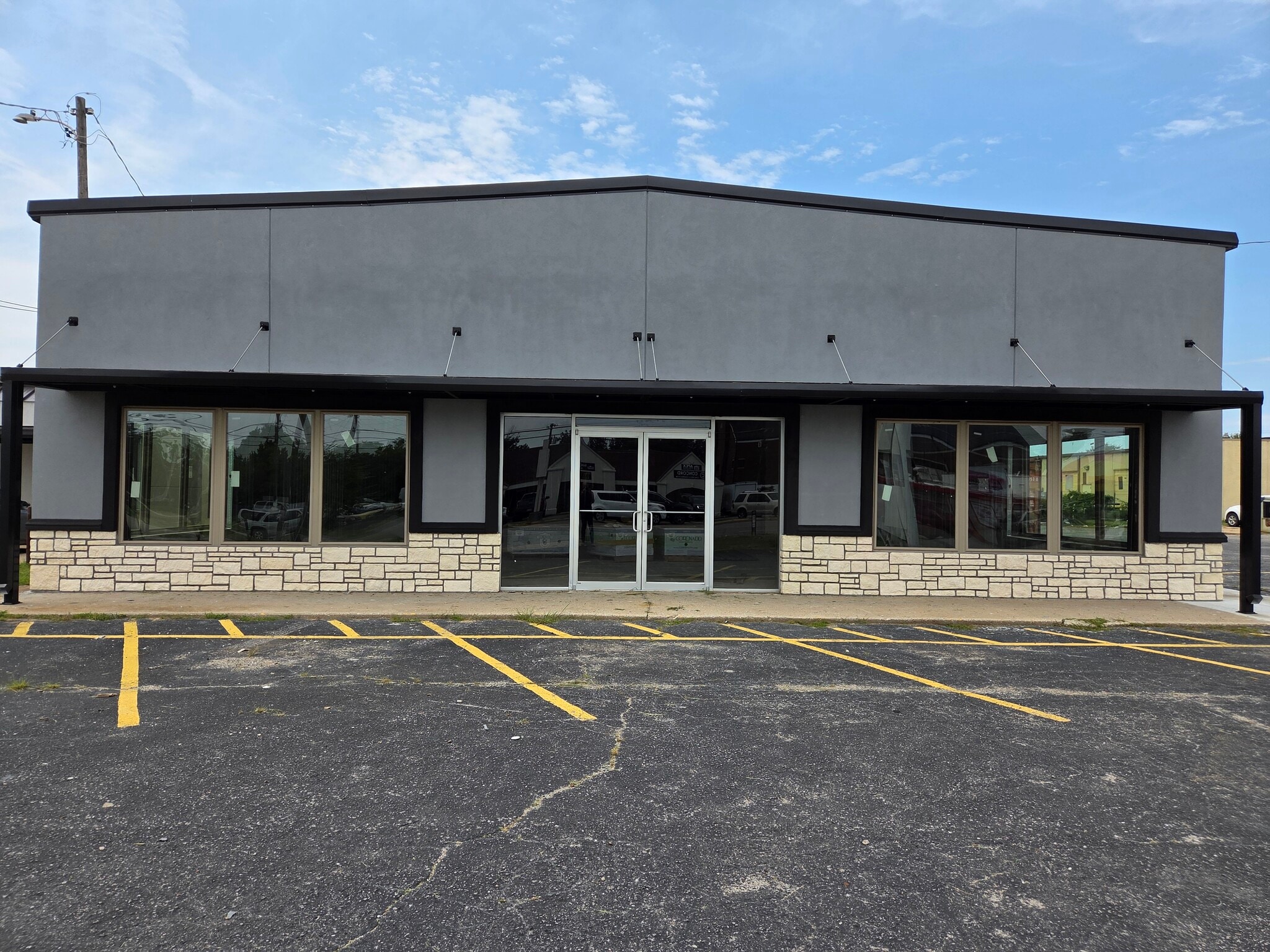5015 N Meridian Ave, Warr Acres, OK for Rent