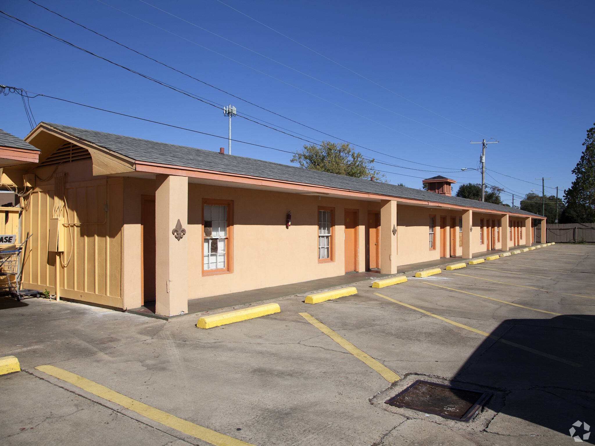 1604 N University Ave, Lafayette, LA for Sale