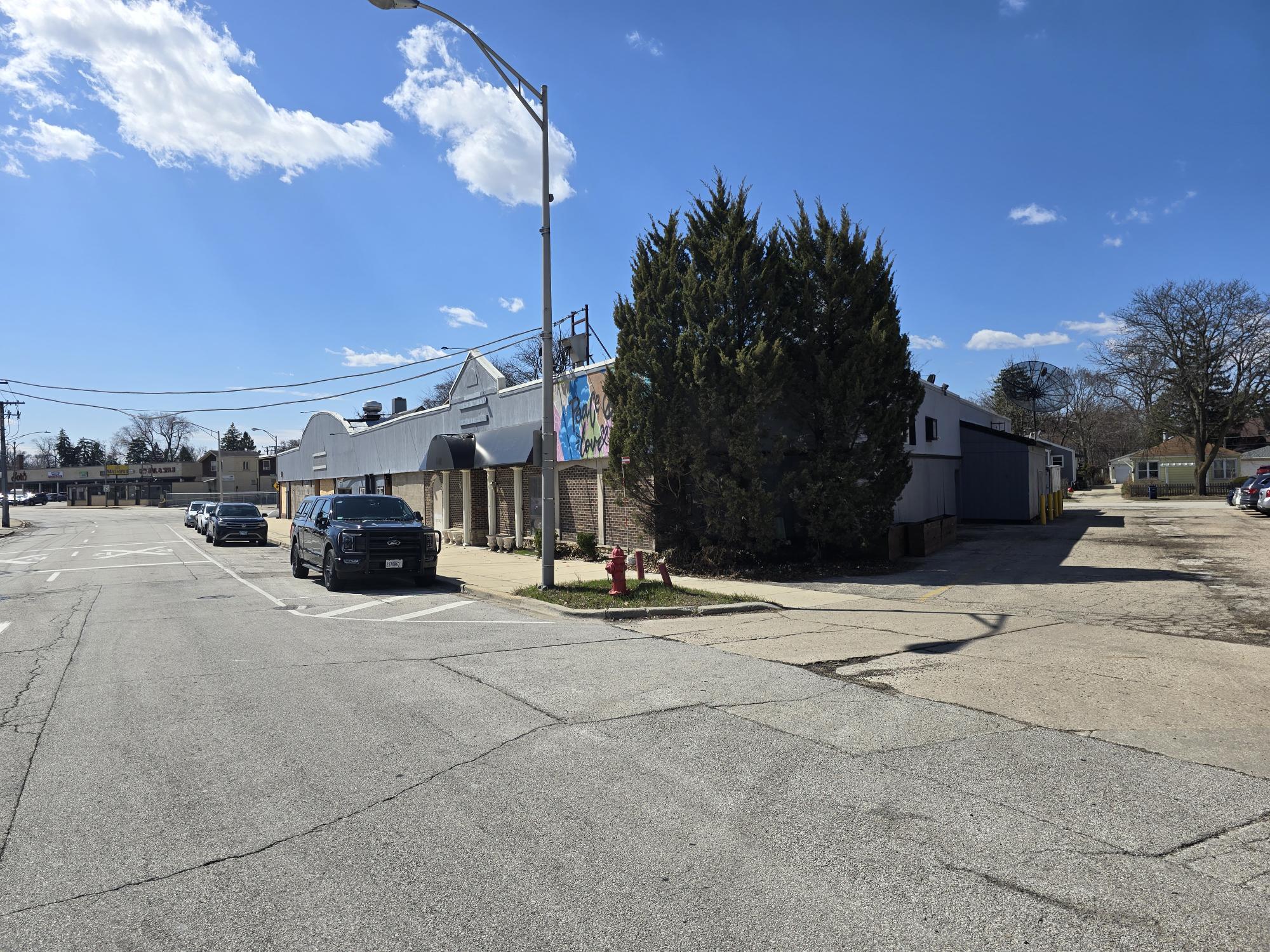1062 Lee St, Des Plaines, IL for Sale
