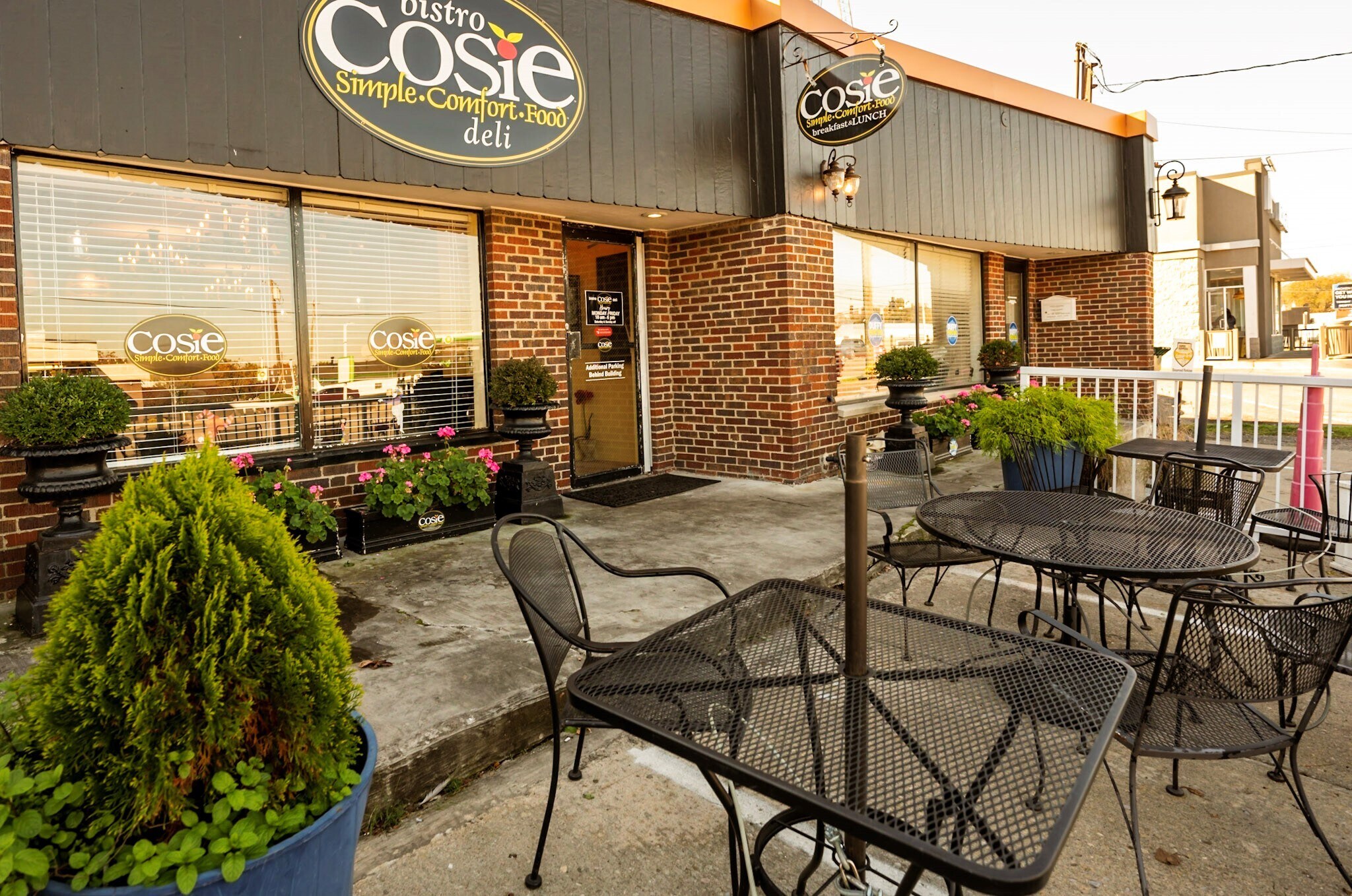 911 W North Bend Rd, Cincinnati, OH for Sale