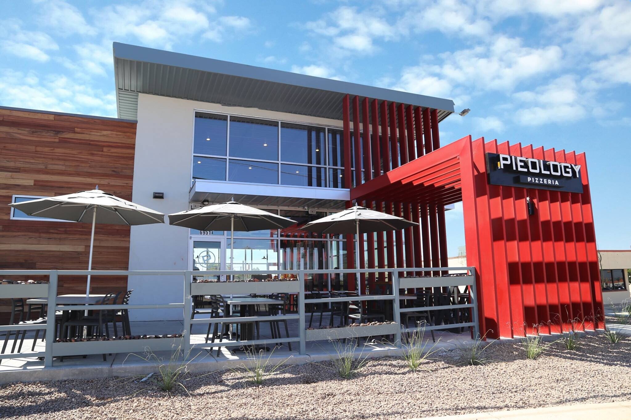 6951 N Mesa St, El Paso, TX for Rent