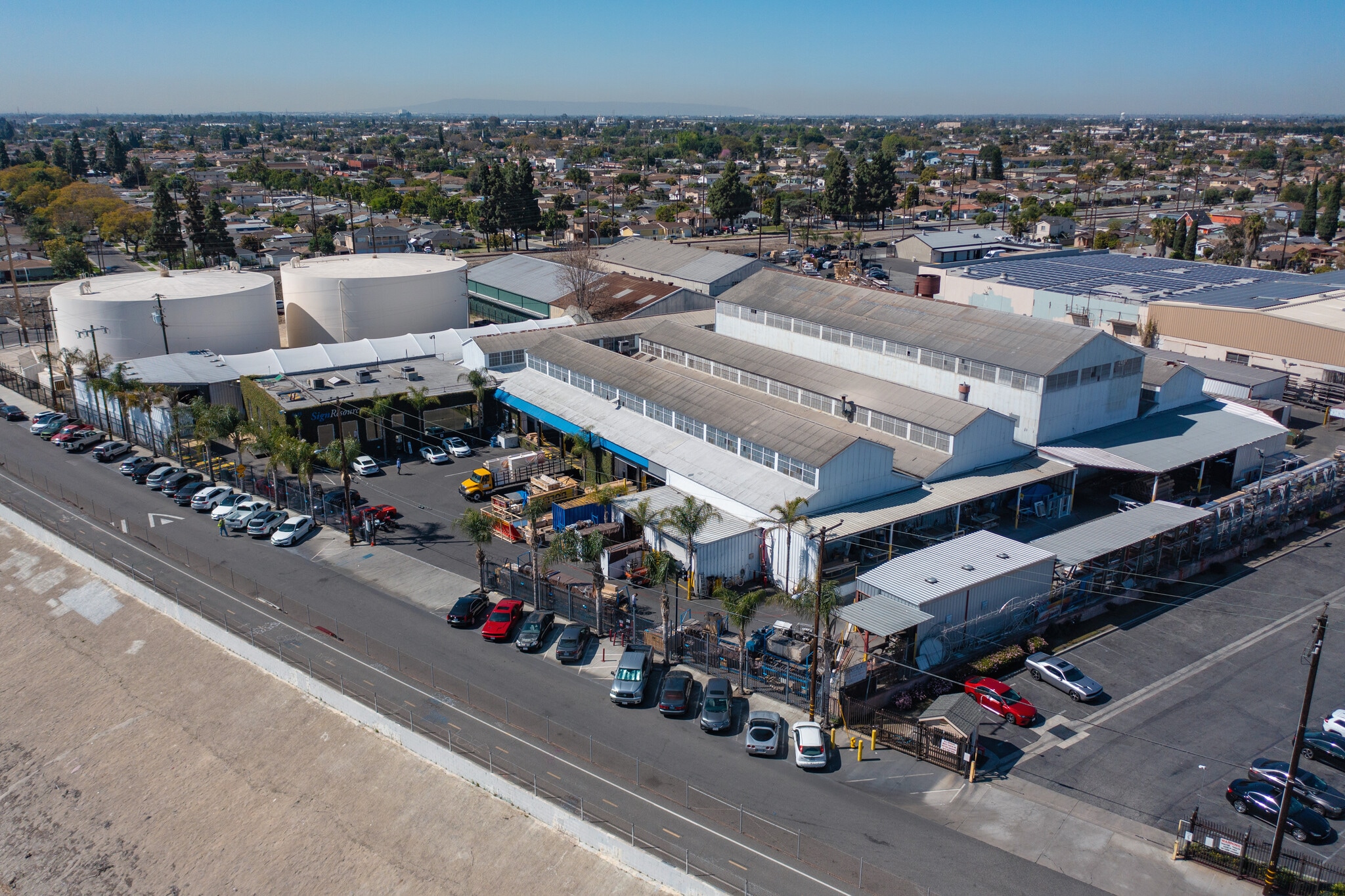6135 District Blvd Maywood, CA 90270 Industrial Property for Lease on