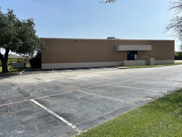 1168 113th St, Grand Prairie, TX for Sale