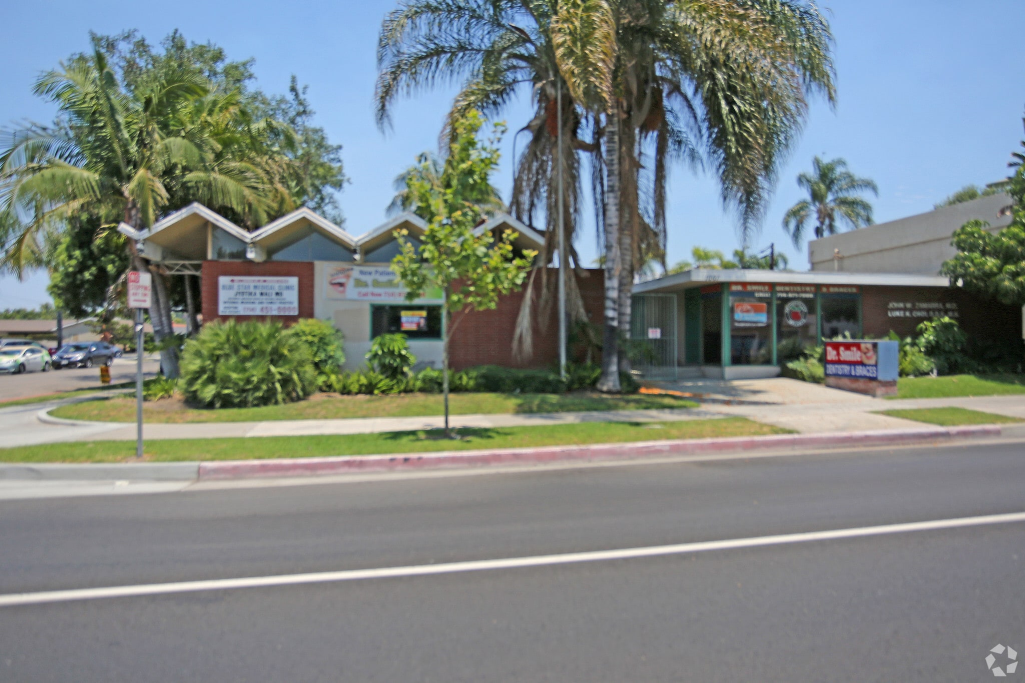 1001 E Chapman Ave, Fullerton, CA for Sale