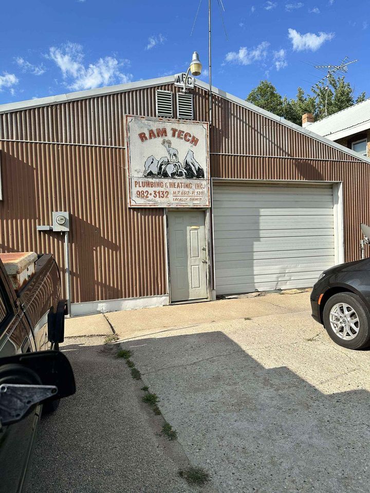 317 E Wolf River Ave, New London, WI for Rent