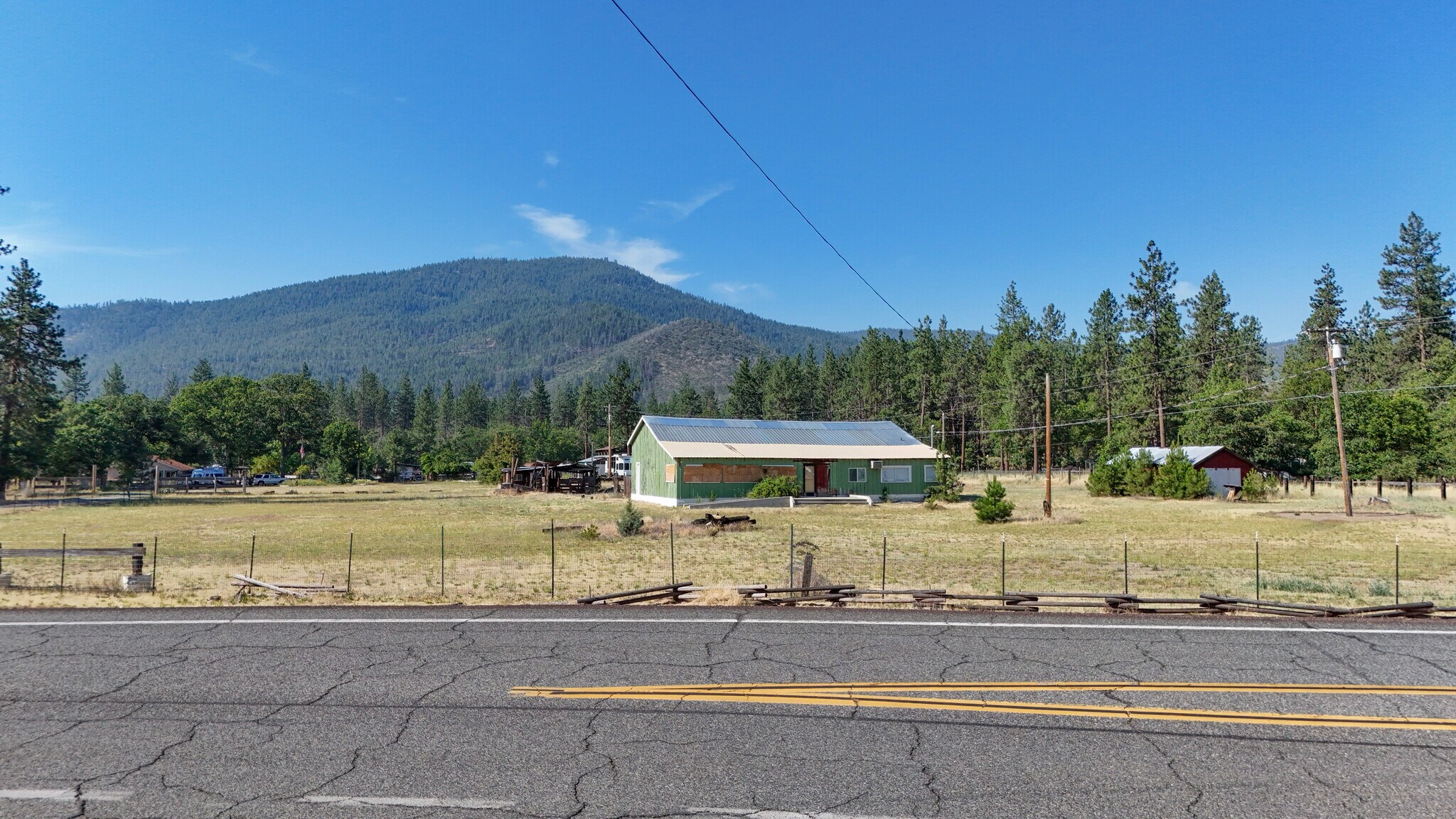 5331 Easy St, Yreka, CA for Sale