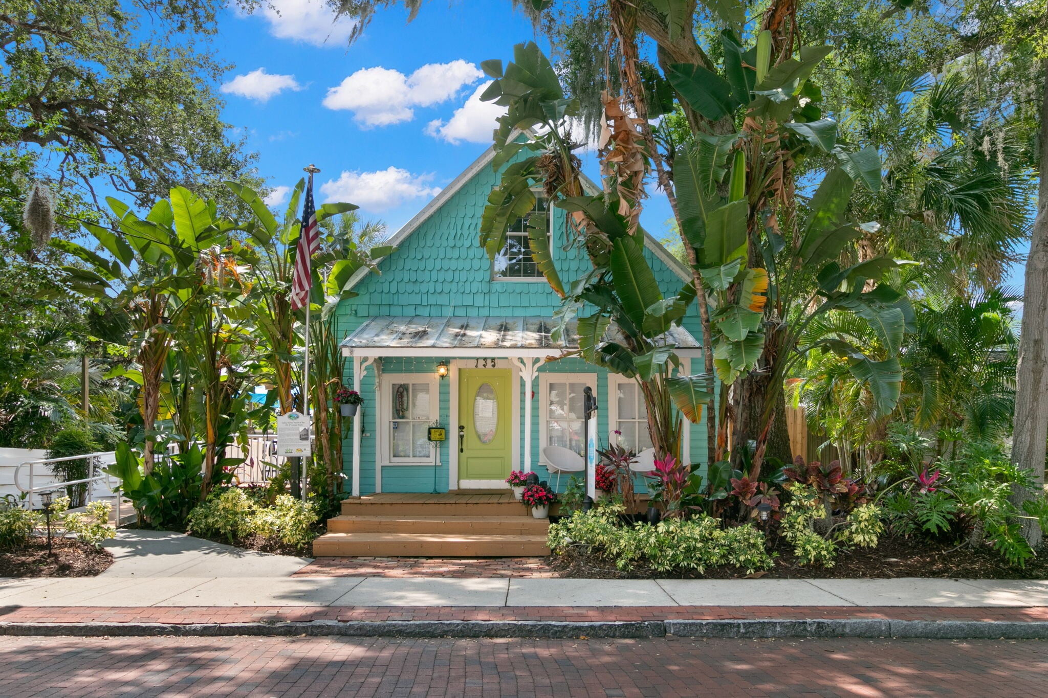 135 4th Ave N, Safety Harbor, FL for Sale