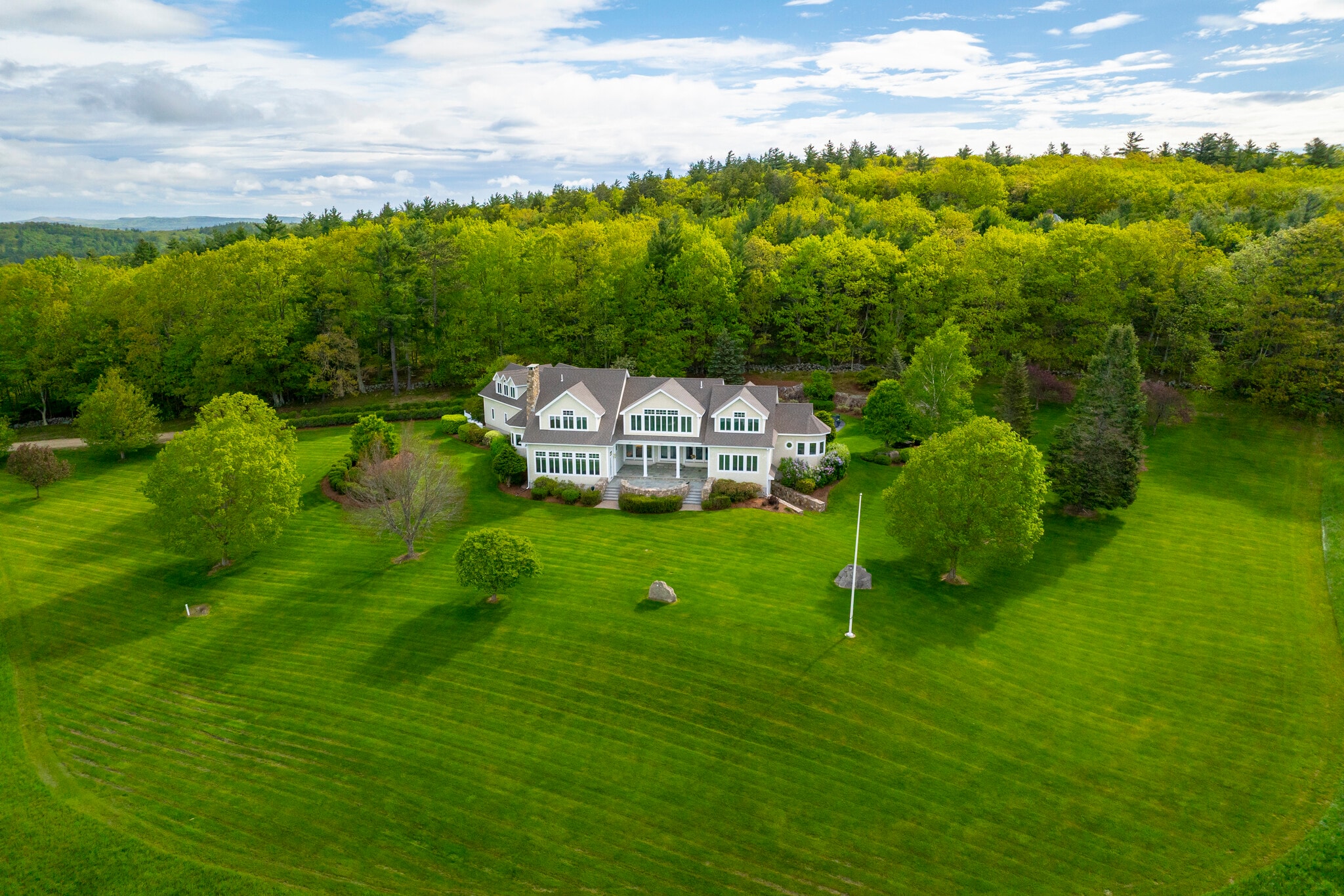 955 Catamount Rd, Pittsfield, NH for Sale