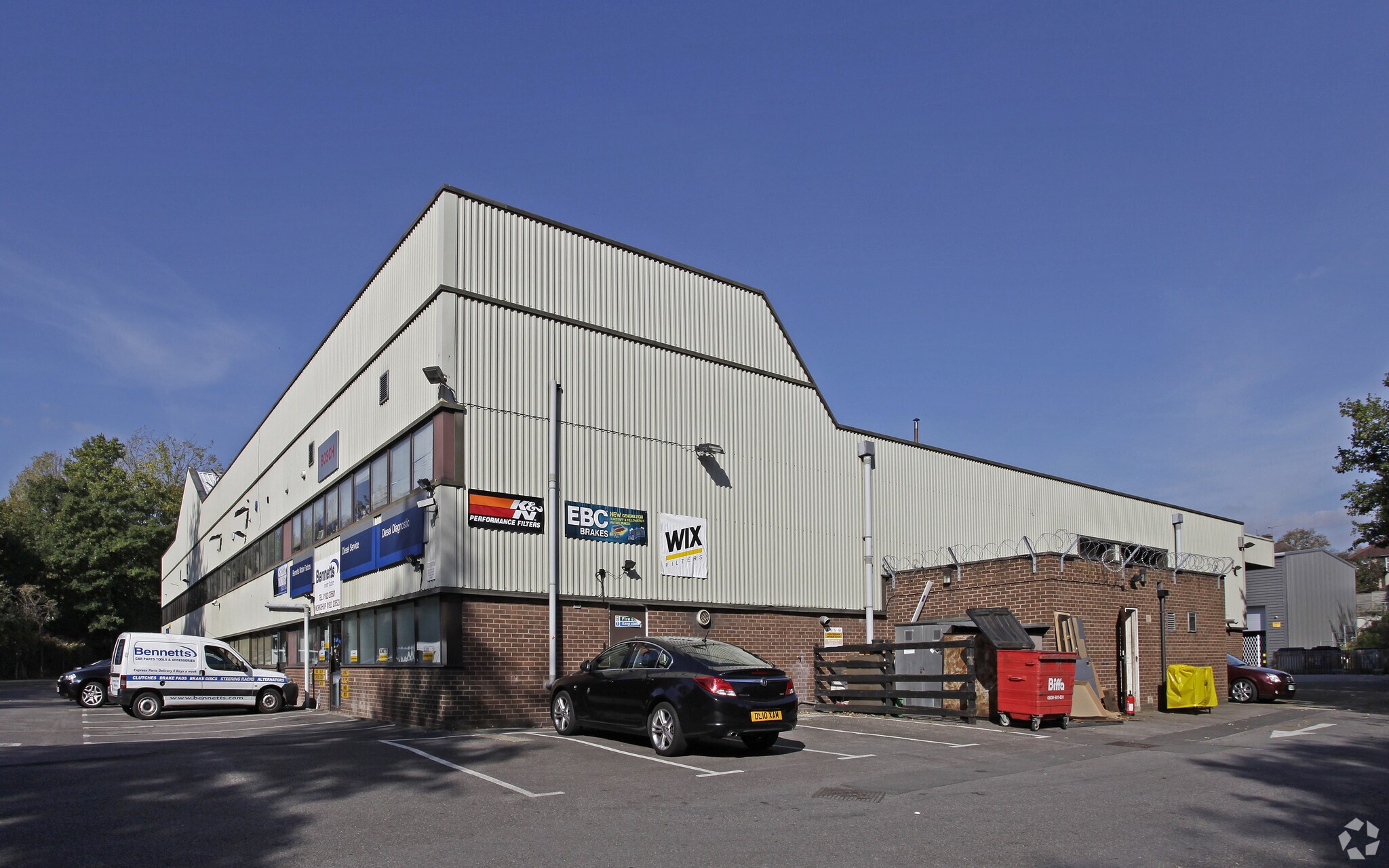 3 Regal Way, Watford, HRT for Rent