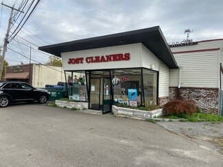 Sayville, NY Storefront - 230 N Main St