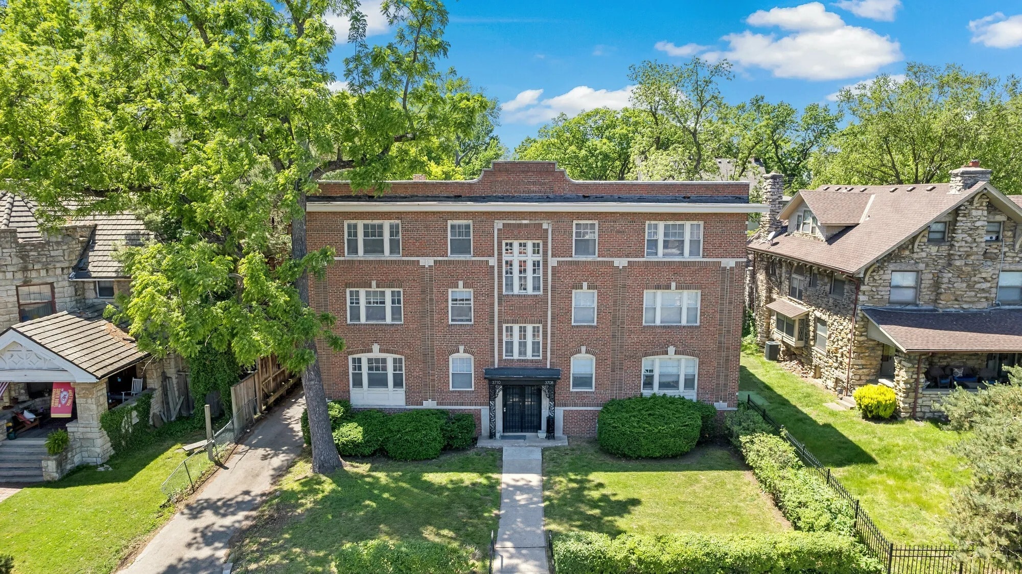 3708-3710 Southwest Tfwy, Kansas City, MO for Sale