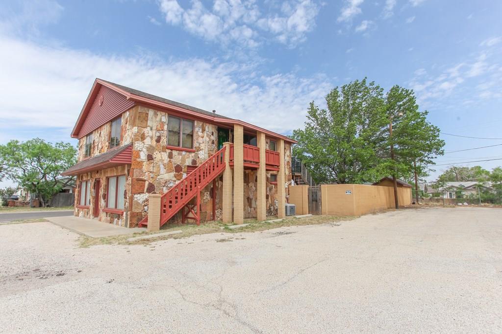1201 E 11th Pl, Big Spring, TX for Sale
