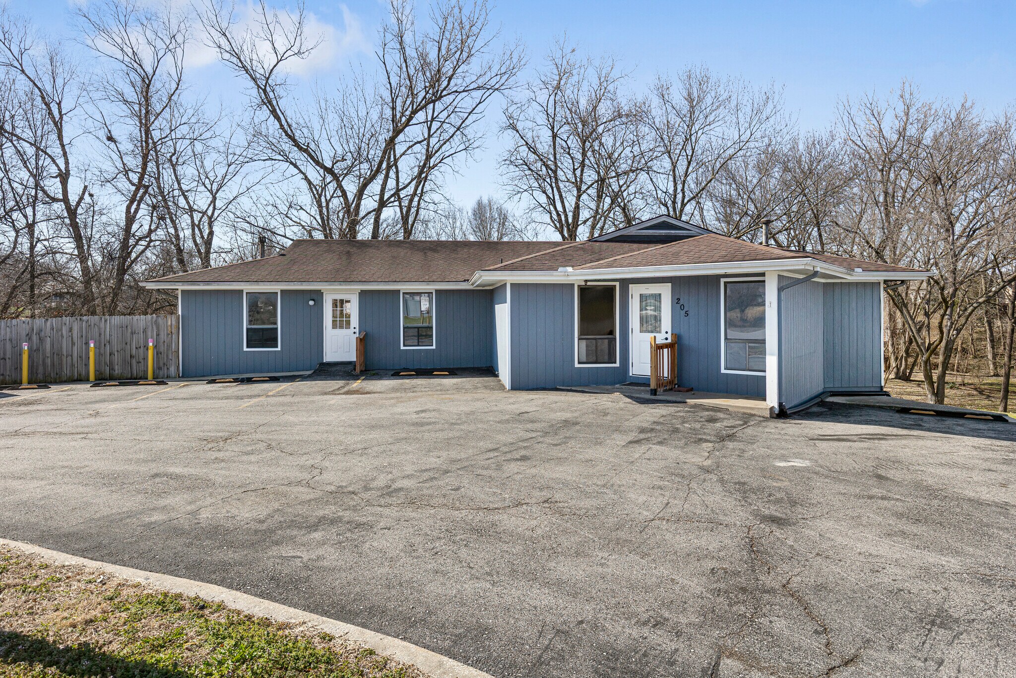 205 E Southbrook Pky, Kearney, MO for Sale