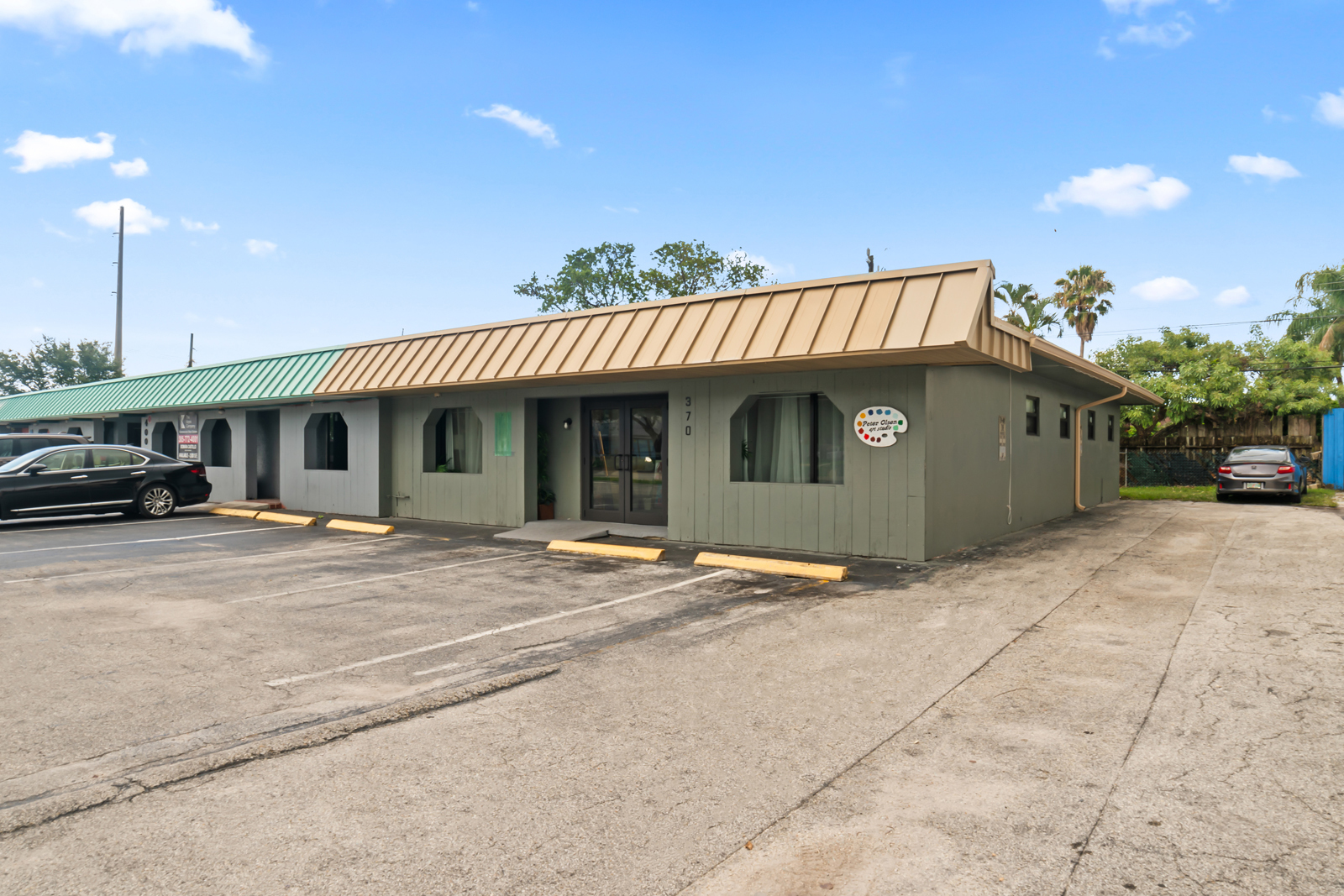 370 E Prospect Rd, Oakland Park, FL for Sale