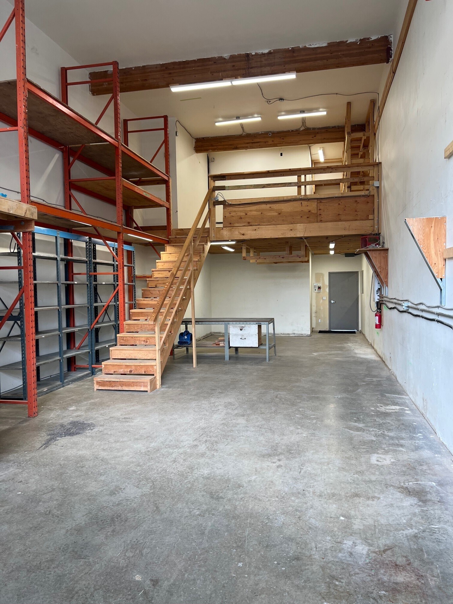 1127 W 14th St, North Vancouver, BC for Rent