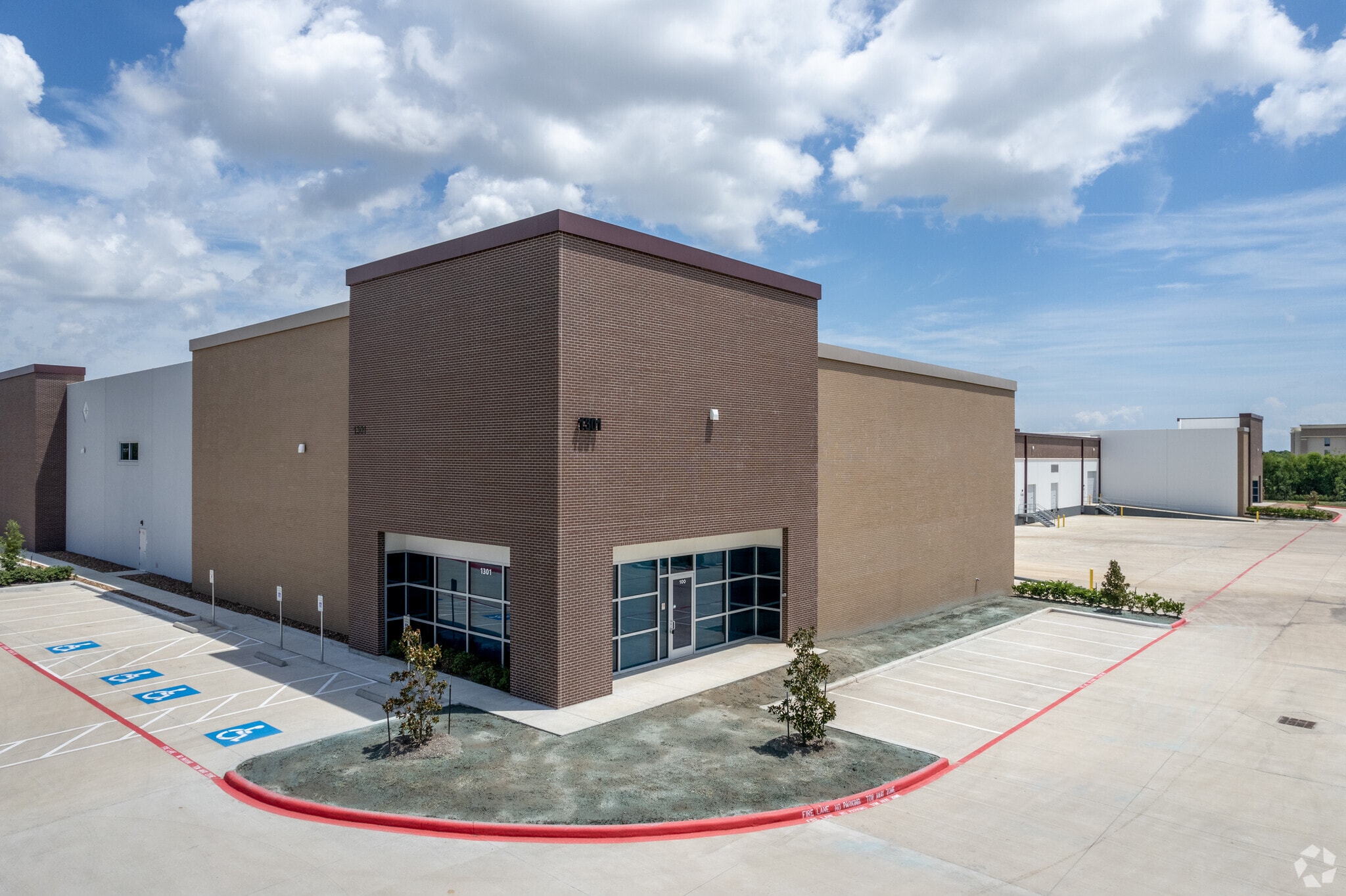 1301 S 16th St, La Porte, TX for Rent