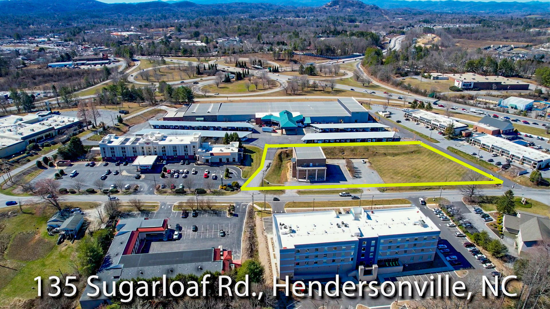 135 Sugarloaf Rd, Hendersonville, NC for Sale