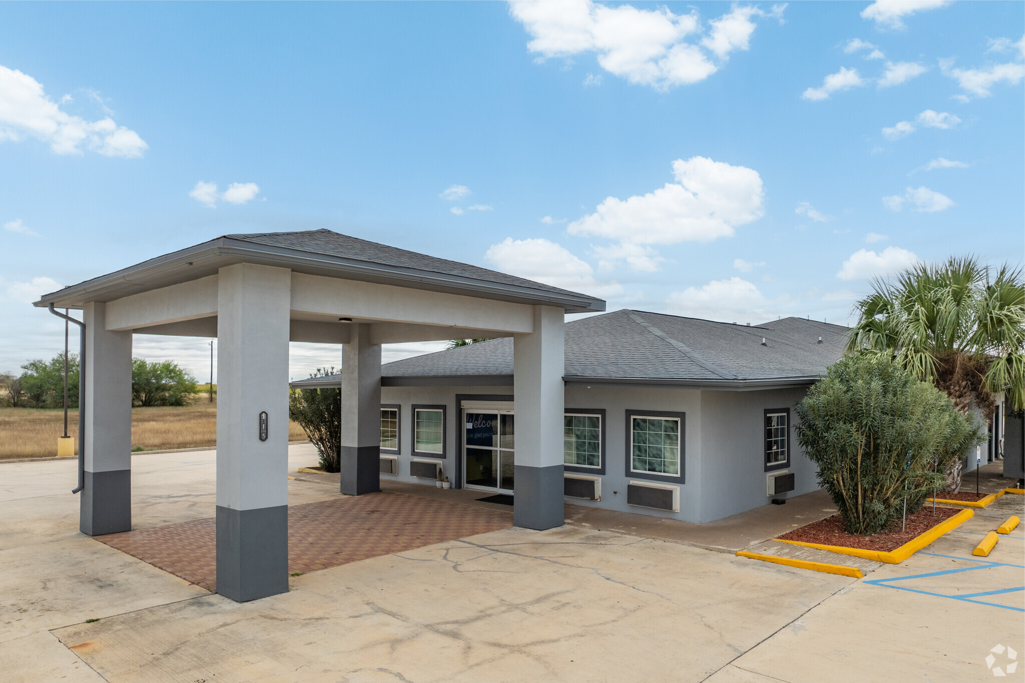 1115 W Highway 85, Dilley, TX for Sale