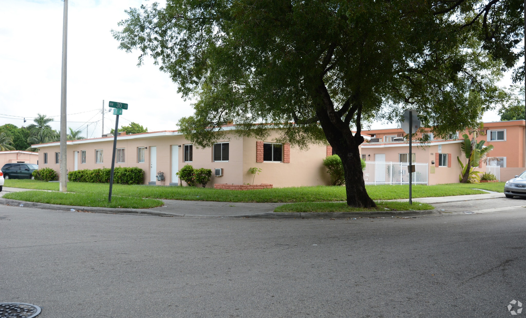 2080-2090 NW 31st St, Miami, FL for Sale