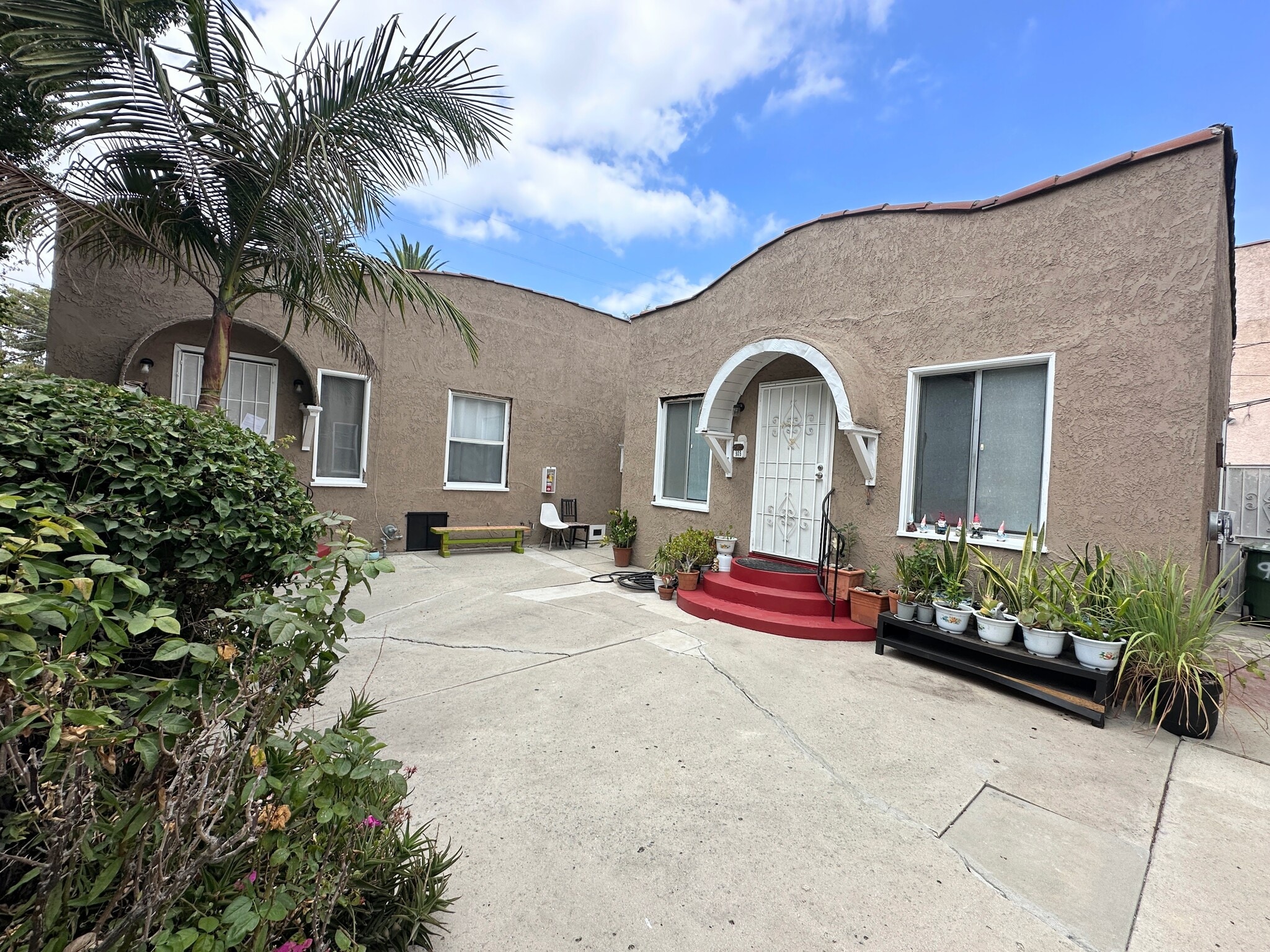 901 N El Centro Ave, Los Angeles, CA for Sale