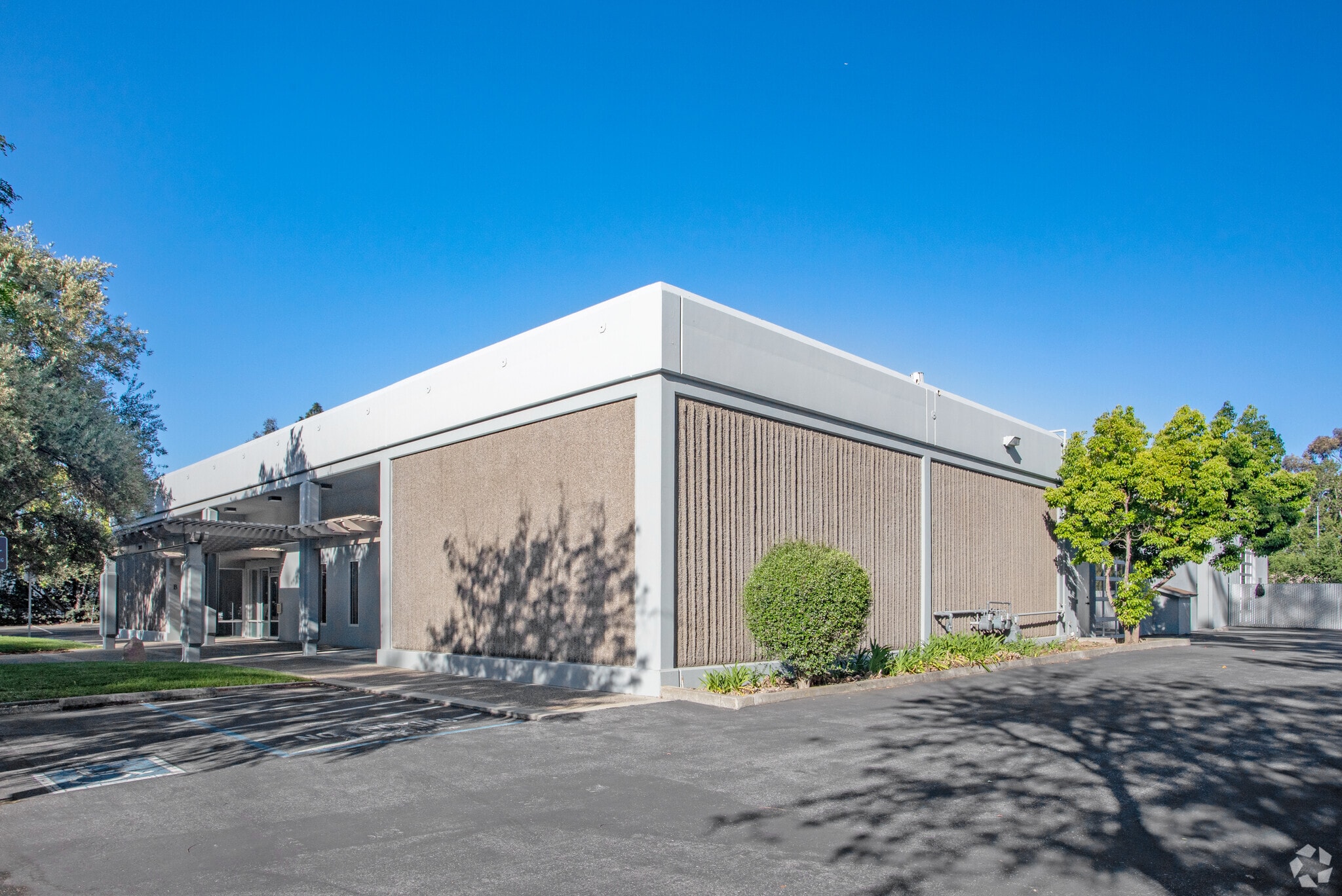 300 Pioneer Way, Mountain View, CA for Sale