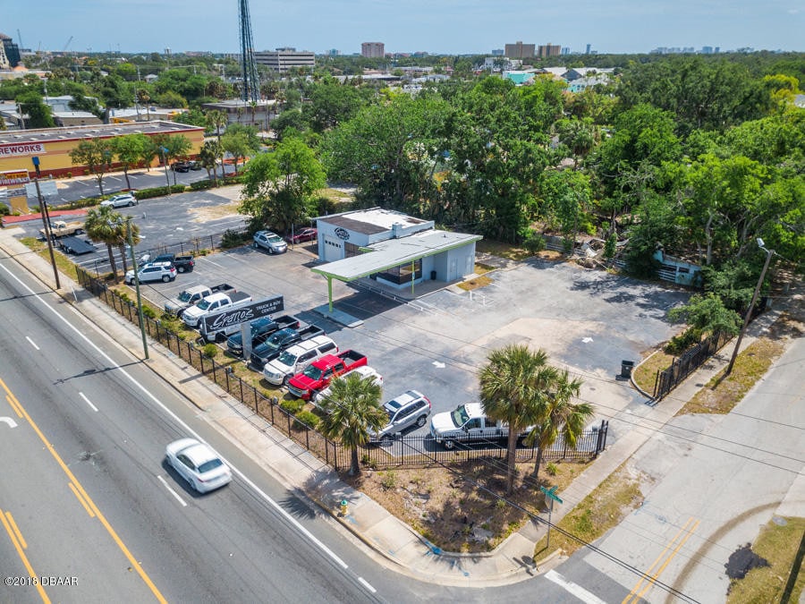 555 W International Speedway Blvd, Daytona Beach, FL for Sale