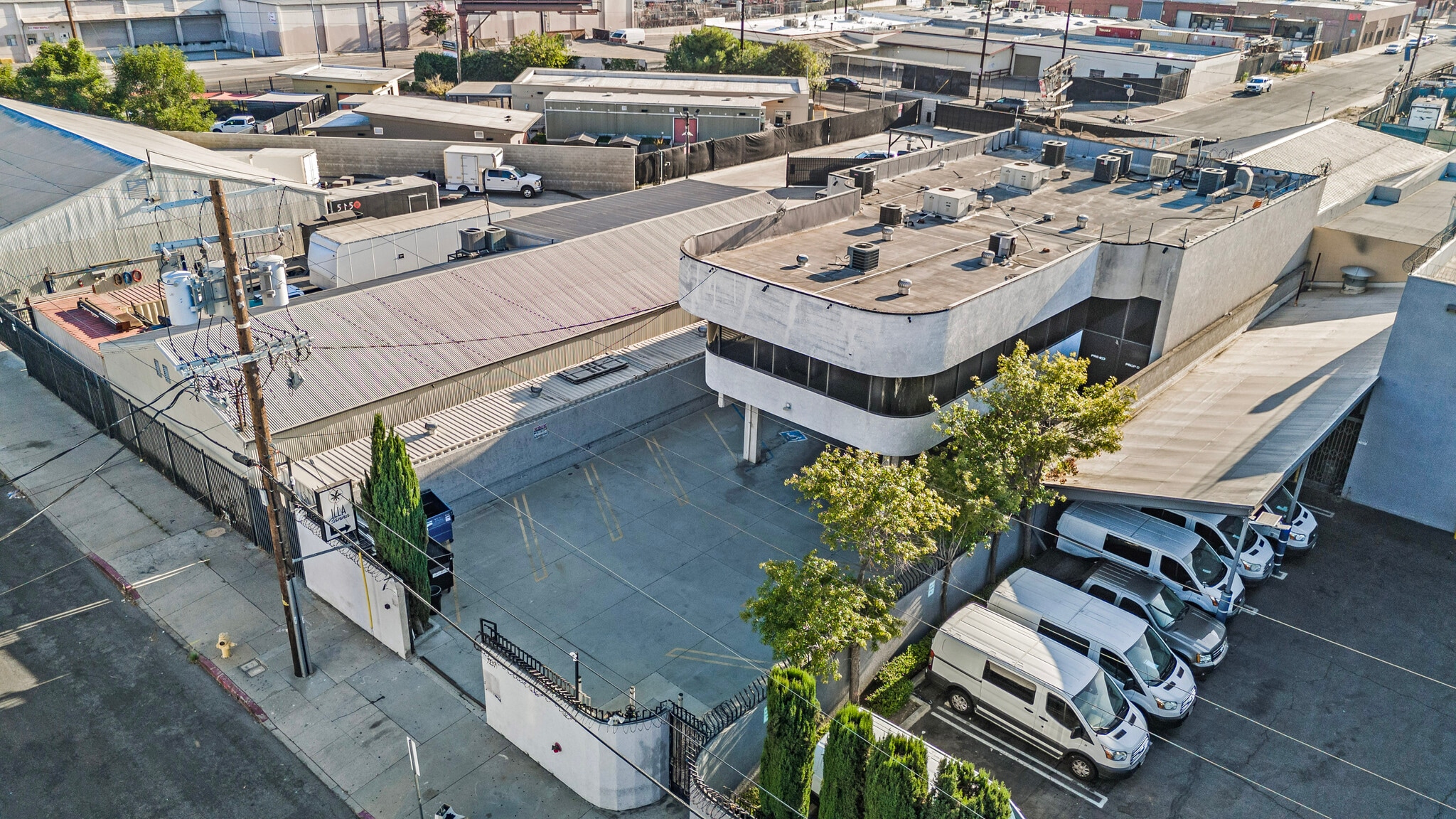 7231 Hinds Ave, North Hollywood, CA for Sale