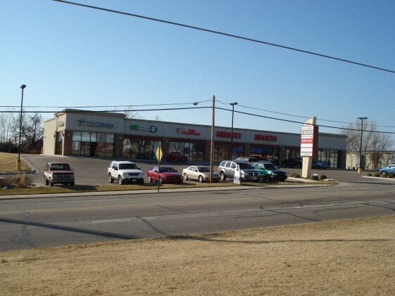 2401-N Summit Ave, Arkansas City, KS for Rent