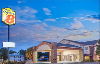 Carthage, MO Hospitality - 416 W Fir Rd