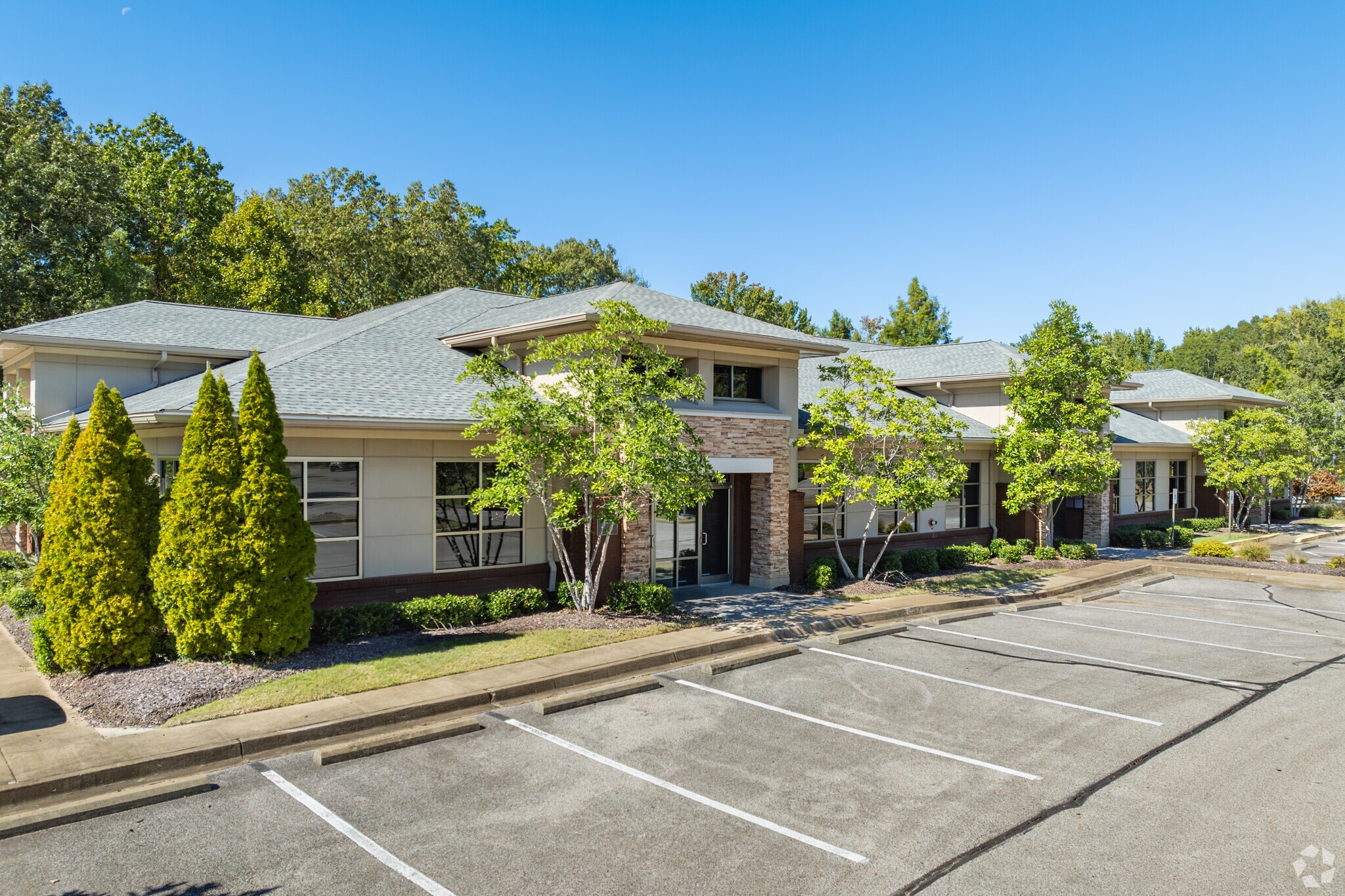 9037 Poplar Ave, Germantown, TN for Rent