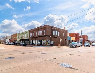 Moline, IL Apartments - 702 18th Ave