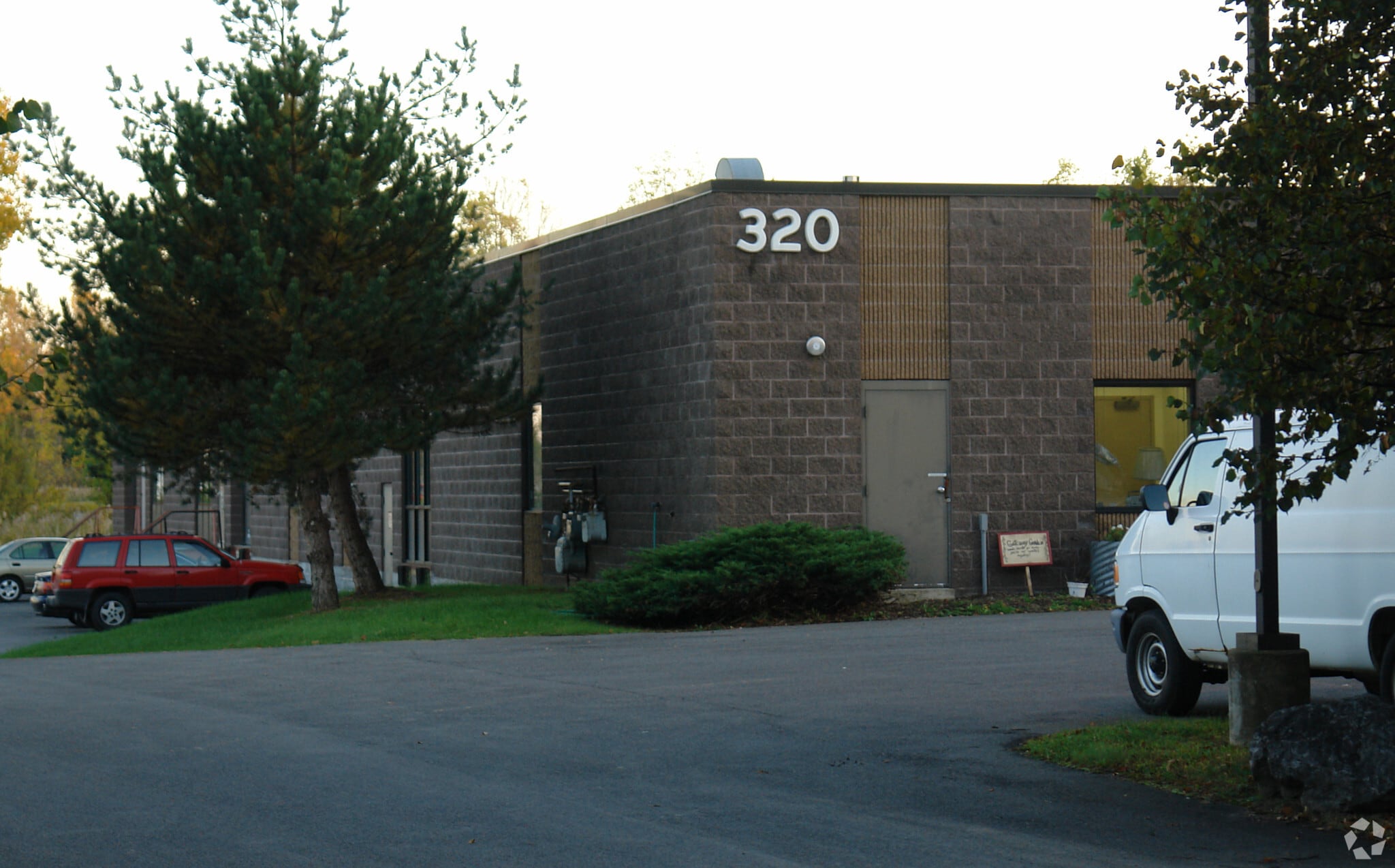 320 Gateway Park Dr, North Syracuse, NY for Sale