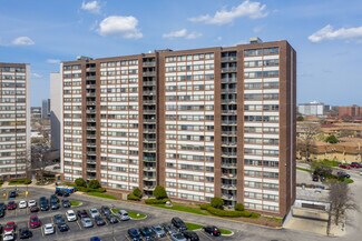Chicago, IL Retail - 5441 N East River Rd