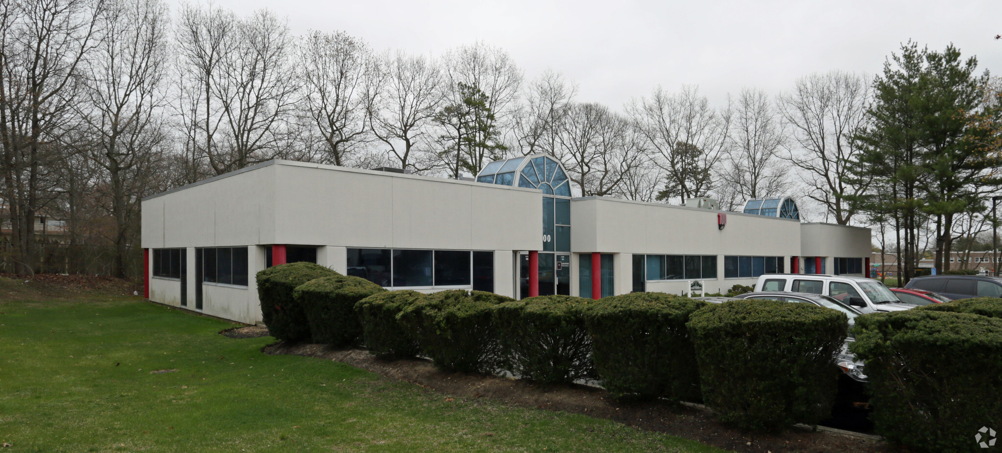 100 Corporate Plz, Islandia, NY for Rent