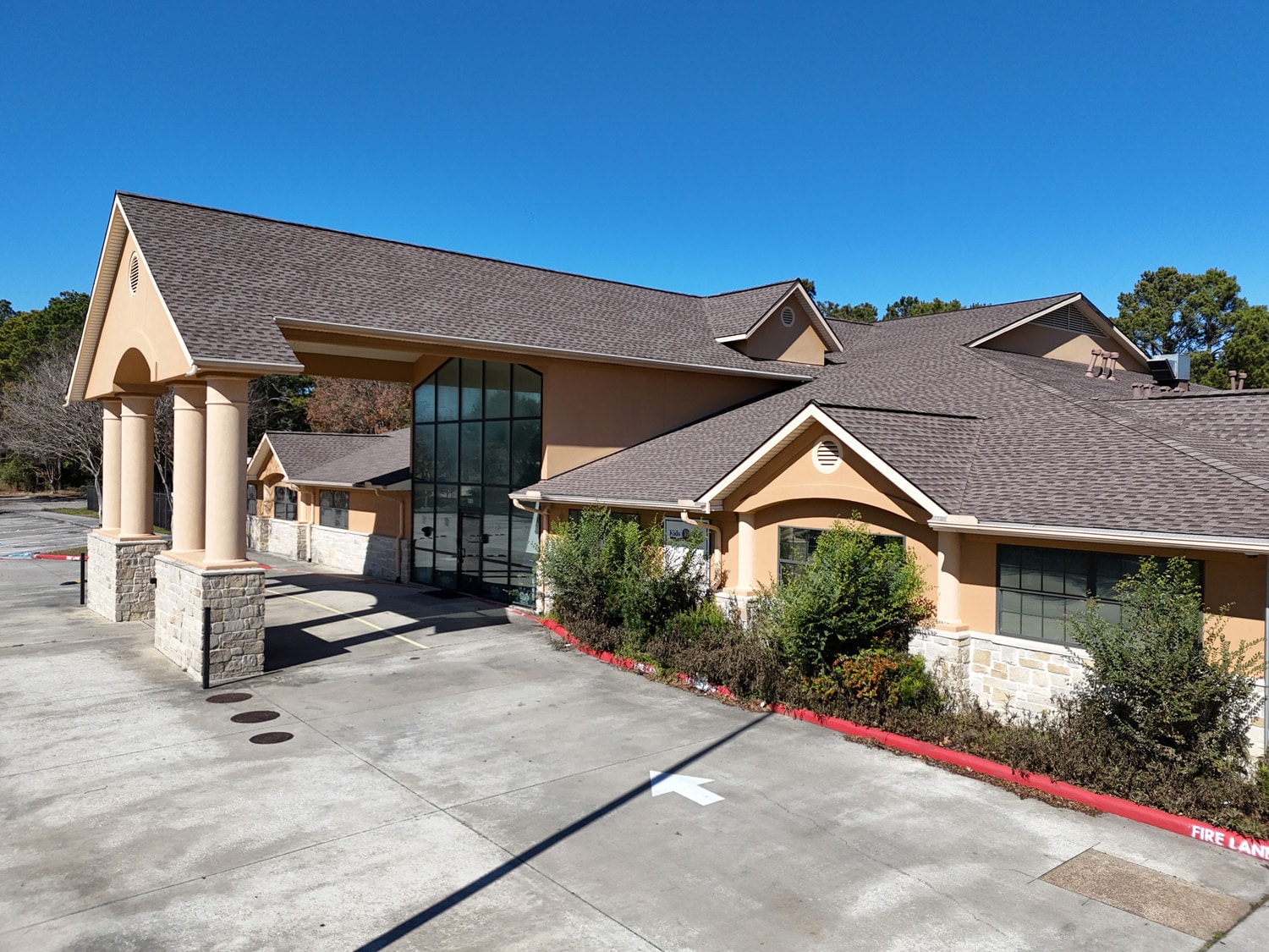 8221 N Sam Houston Pky E, Humble, TX for Sale